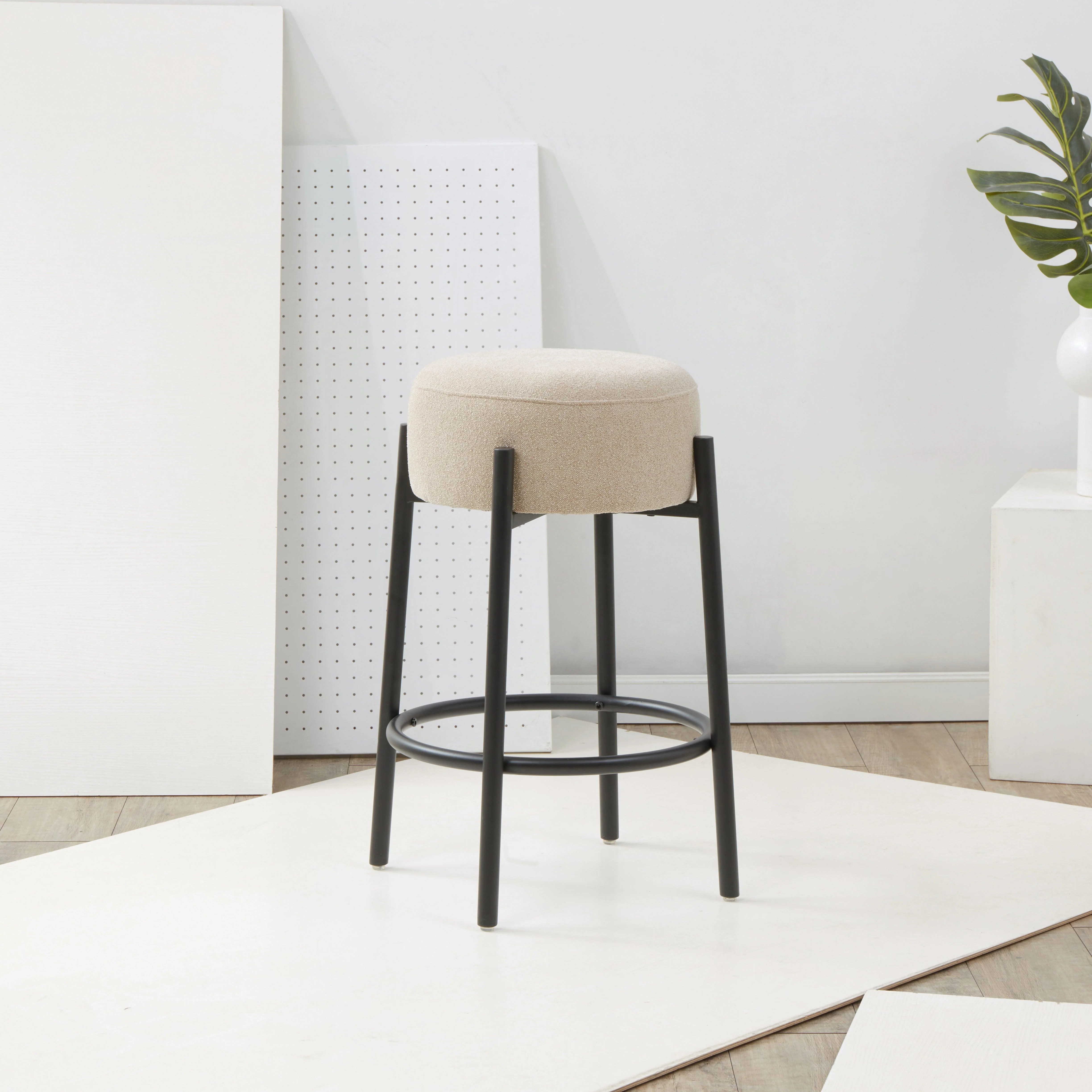 PAISLEIGH METAL LEG COUNTER STOOL - Frankwebs