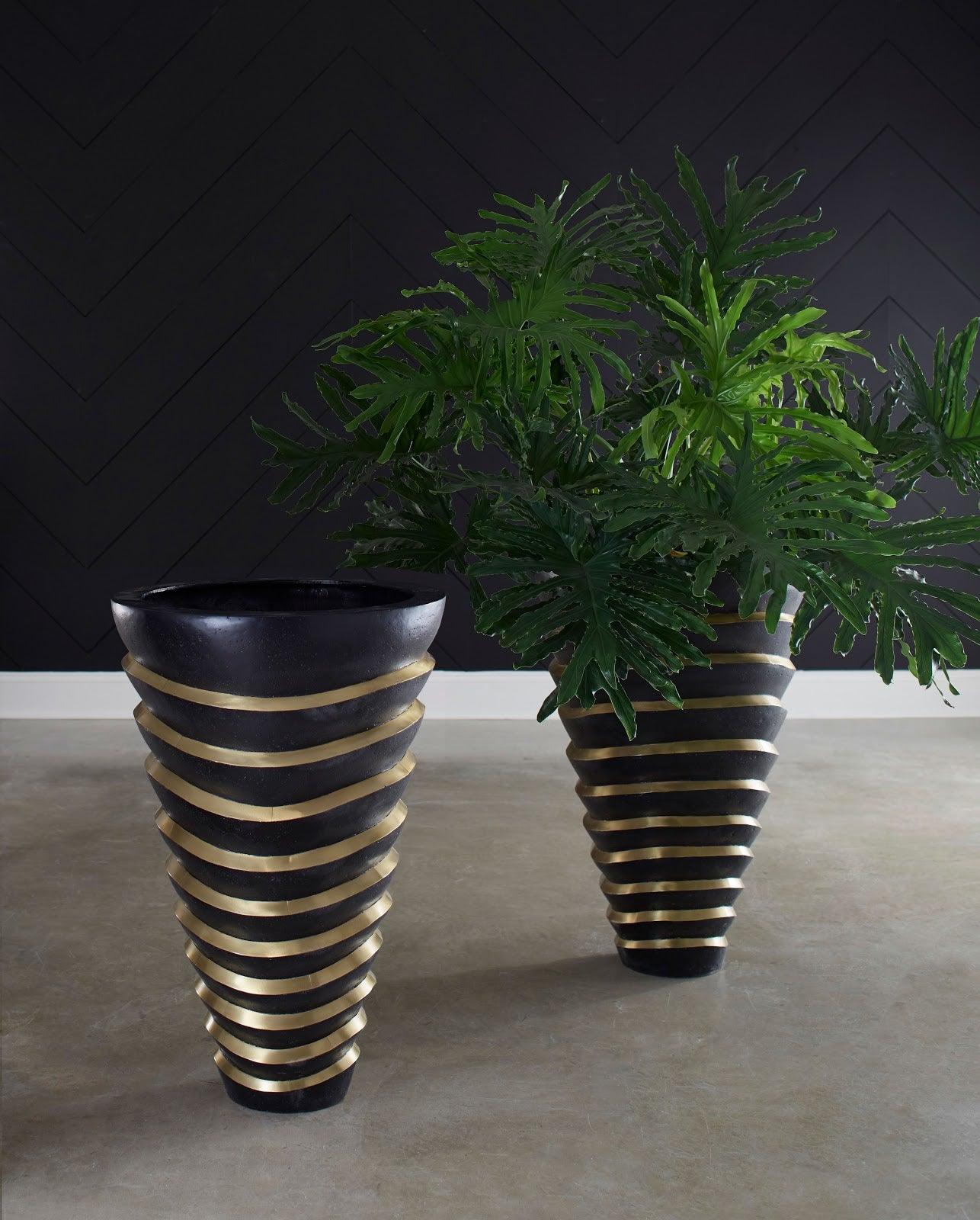 Terra Planter, Black, Brass - Frankwebs