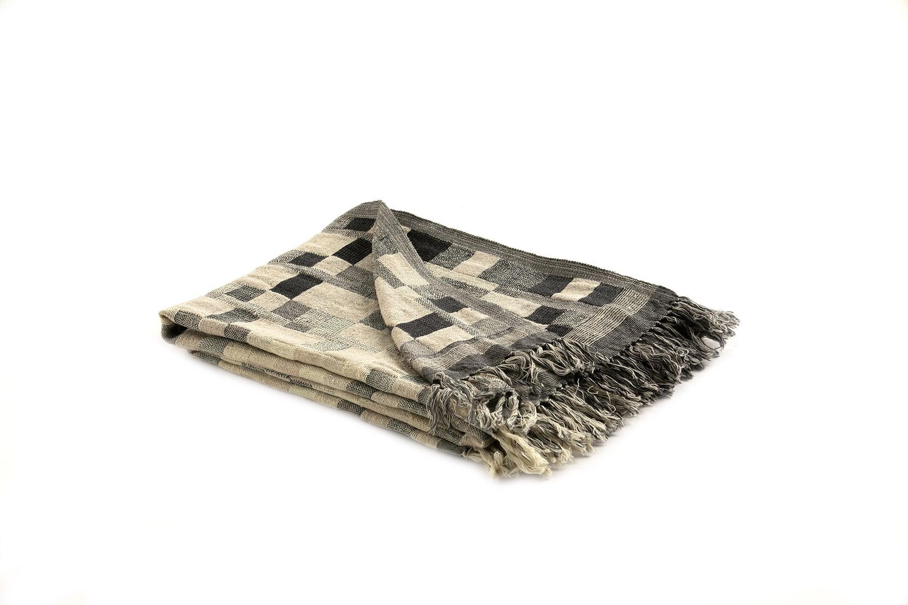 Mojave Throw Wool/Silk White Black - Frankwebs