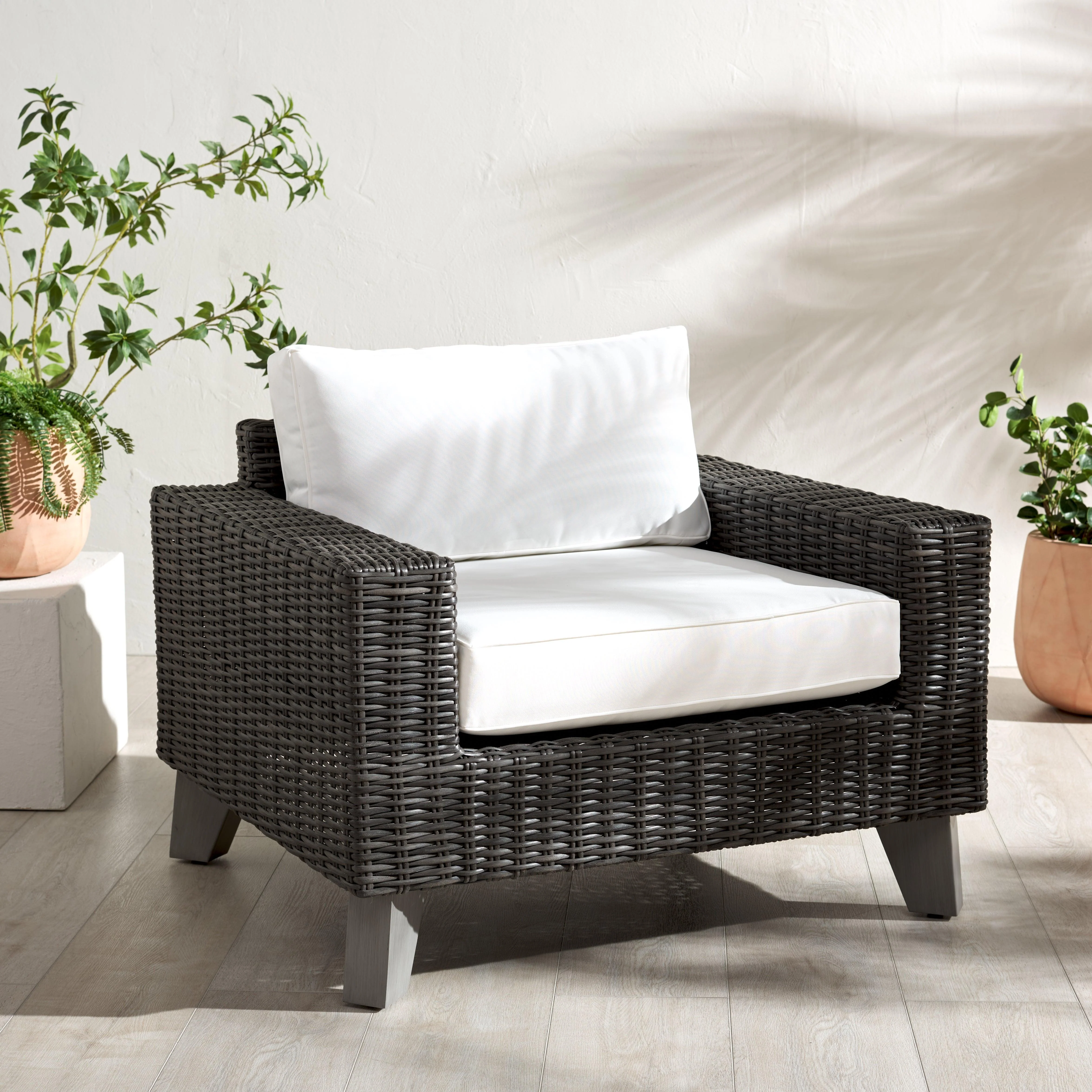 Margarita Wicker Patio Chair - Frankwebs