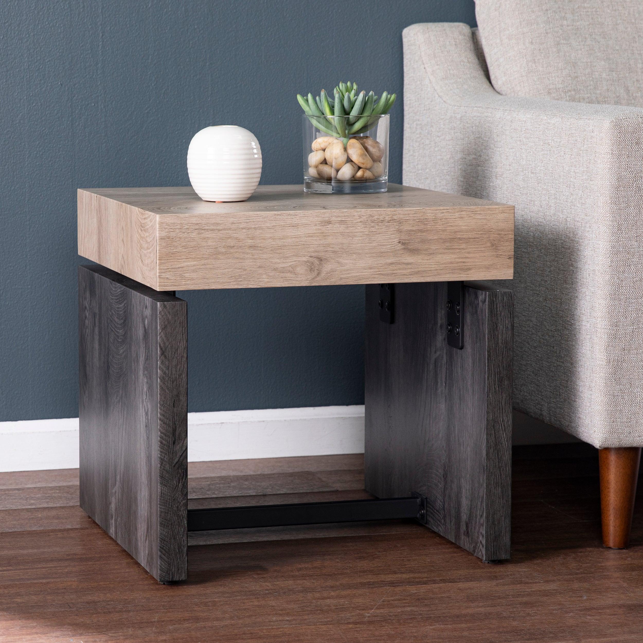 Hapsford End Table - Frankwebs