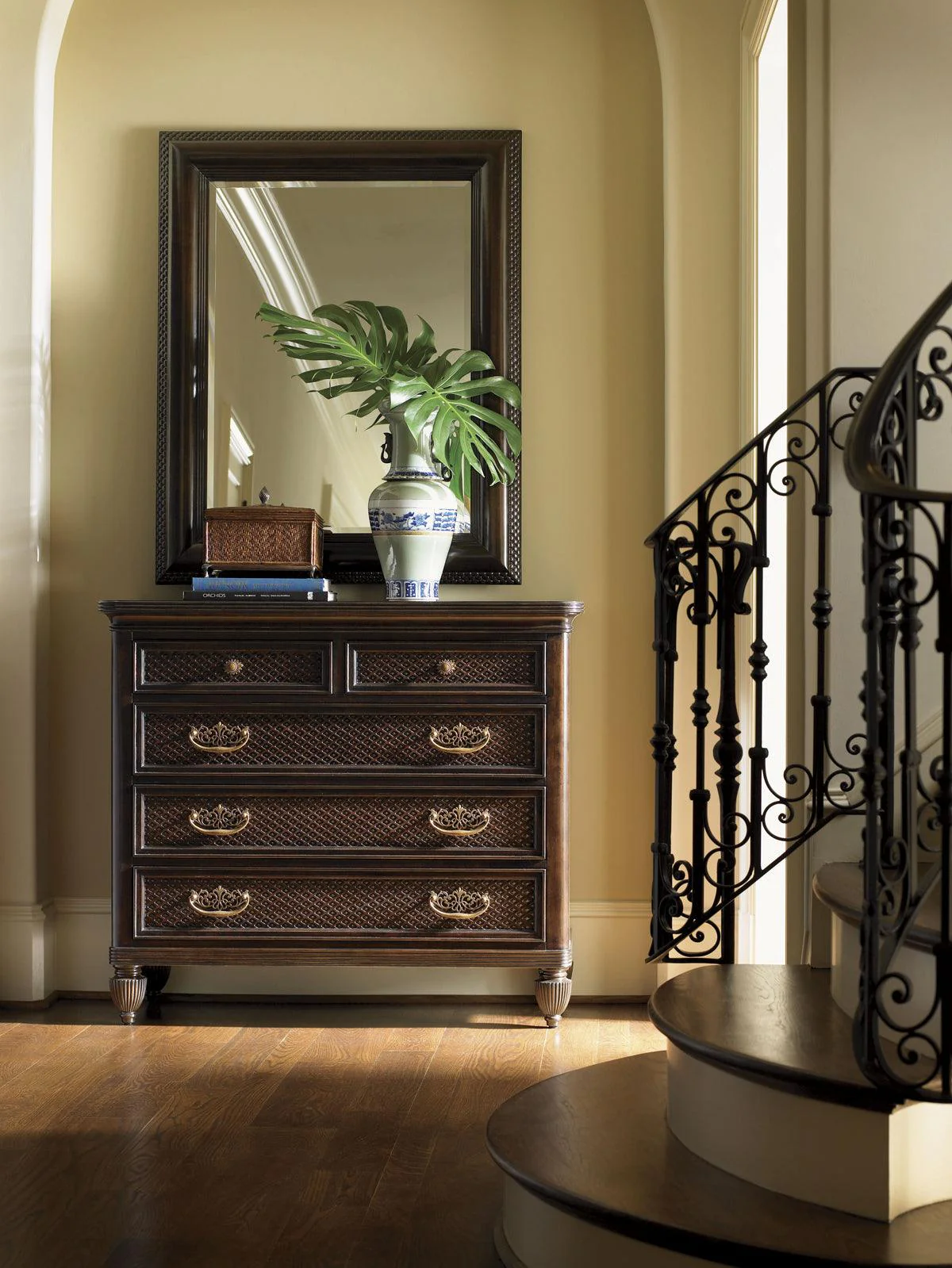 Royal Kahala Bottega Dressing Chest - Frankwebs