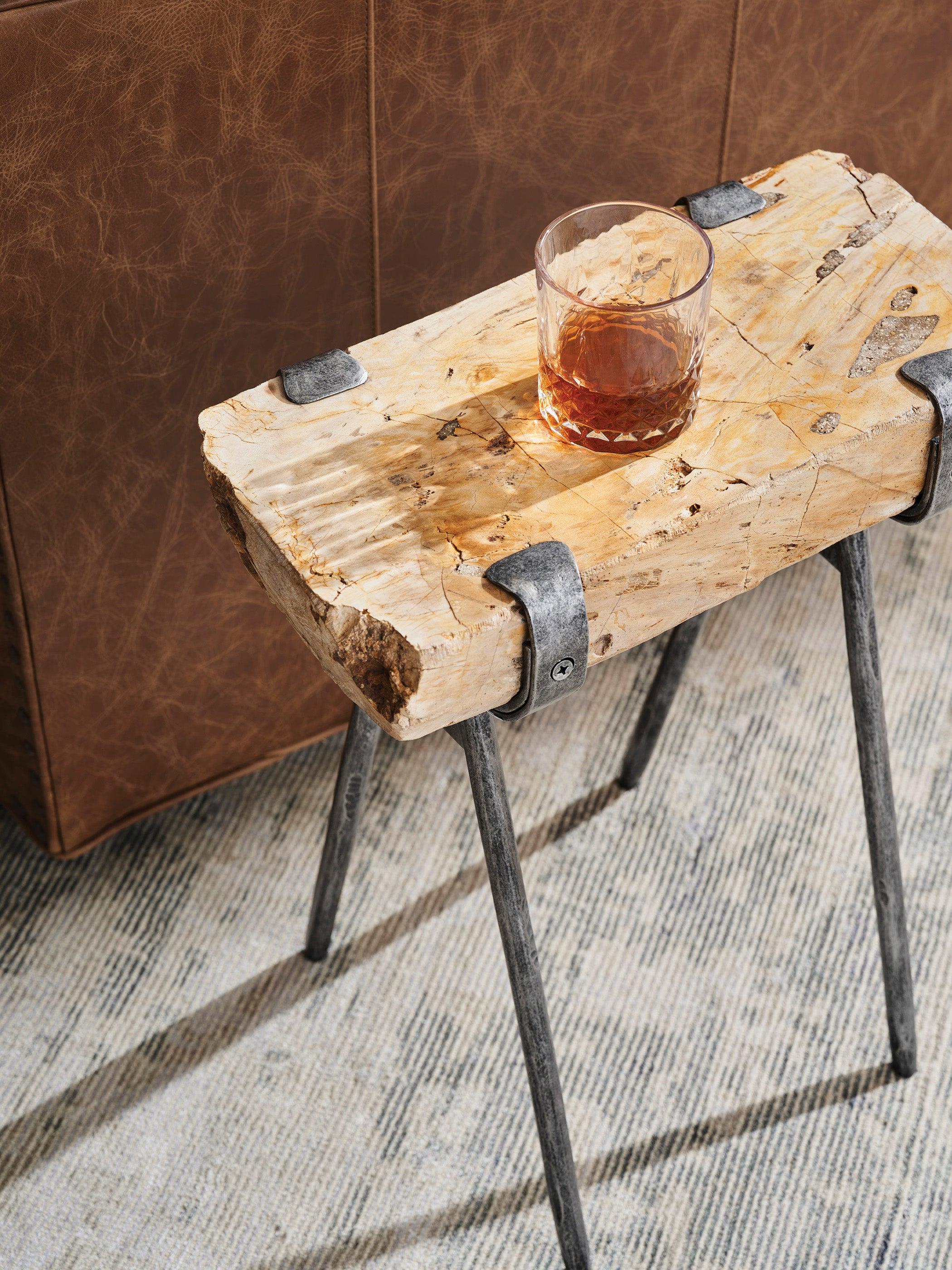 Signature Designs Wyatt Spot Table - Frankwebs