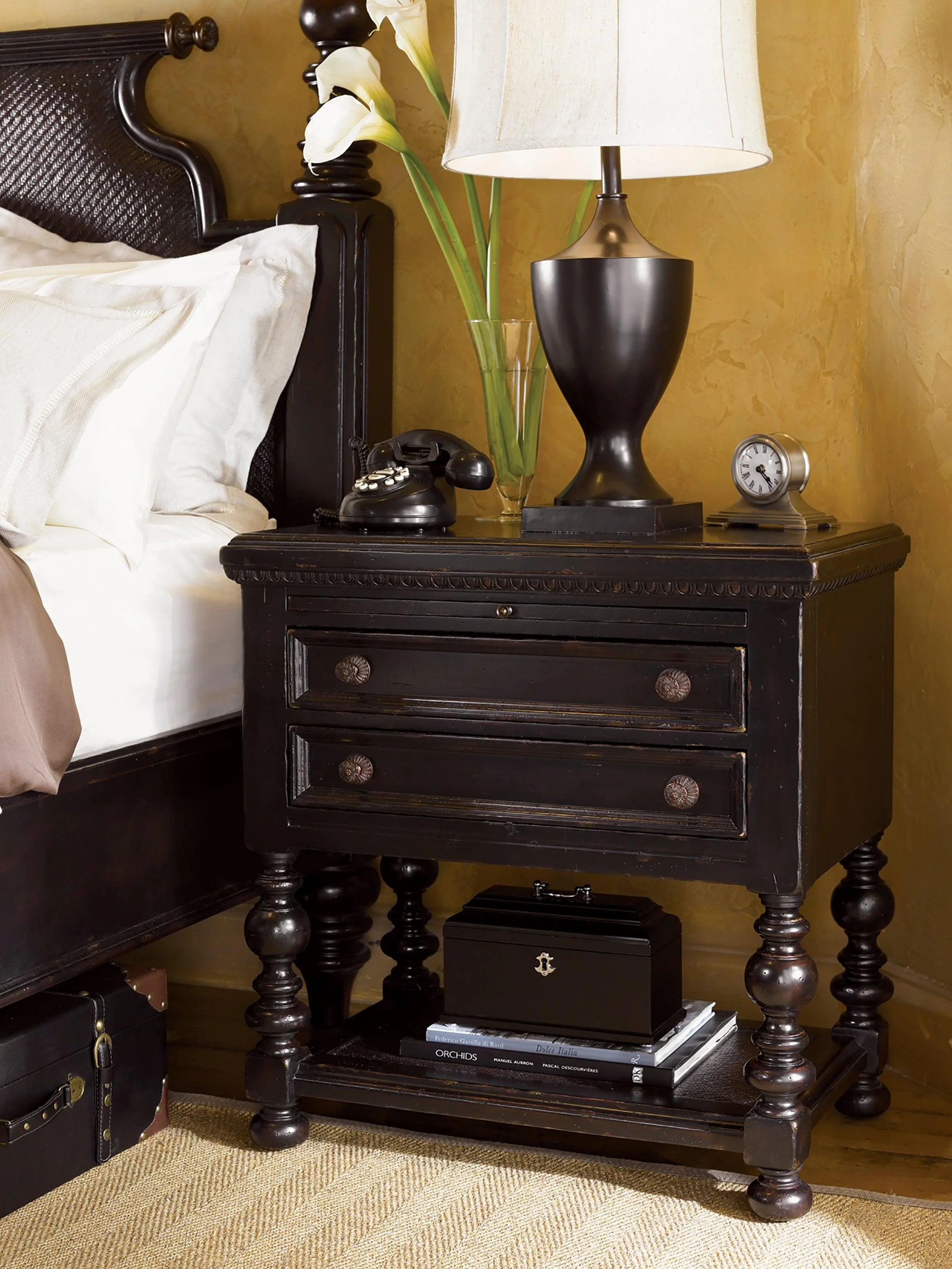 Kingstown Phillips Nightstand - Frankwebs