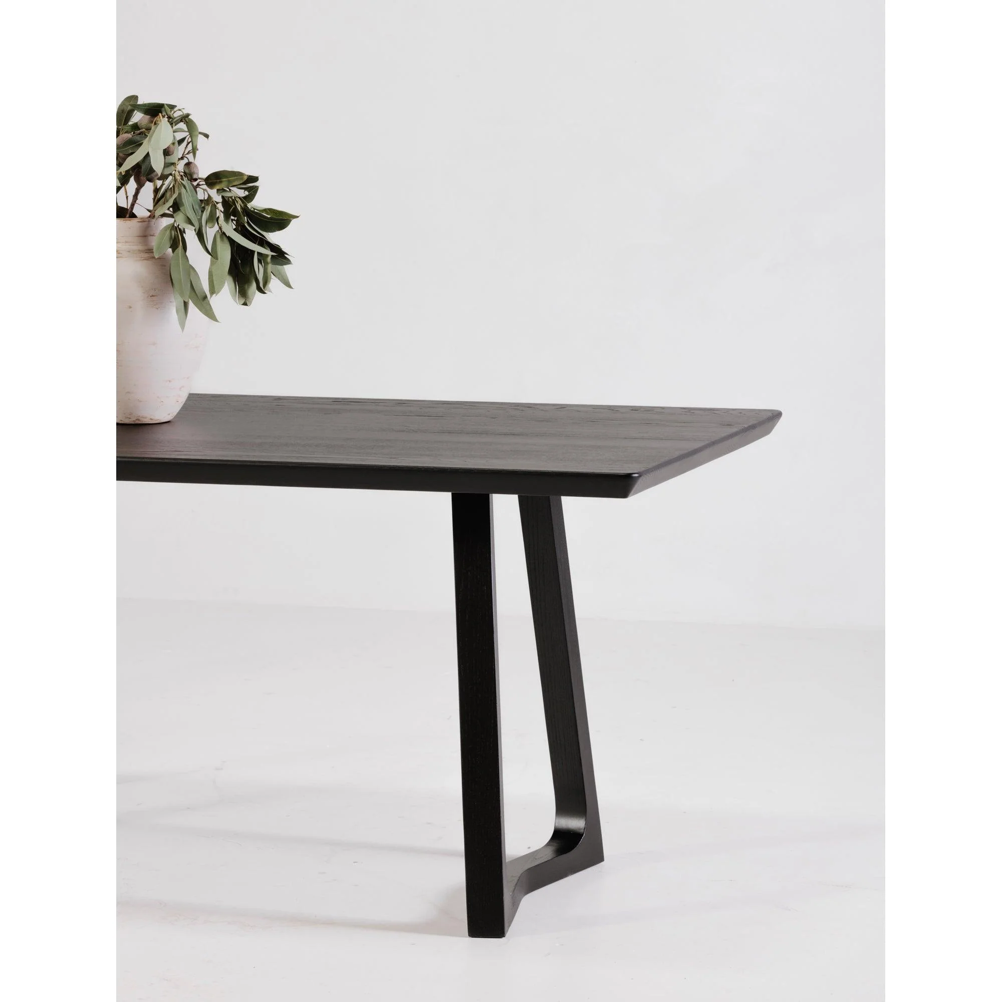 Silas Dining Table Black Ash - Frankwebs