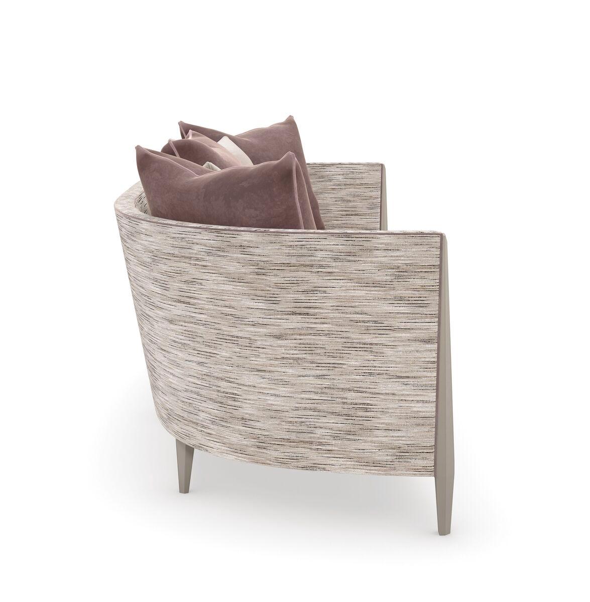 Piping Hot Loveseat - Frankwebs