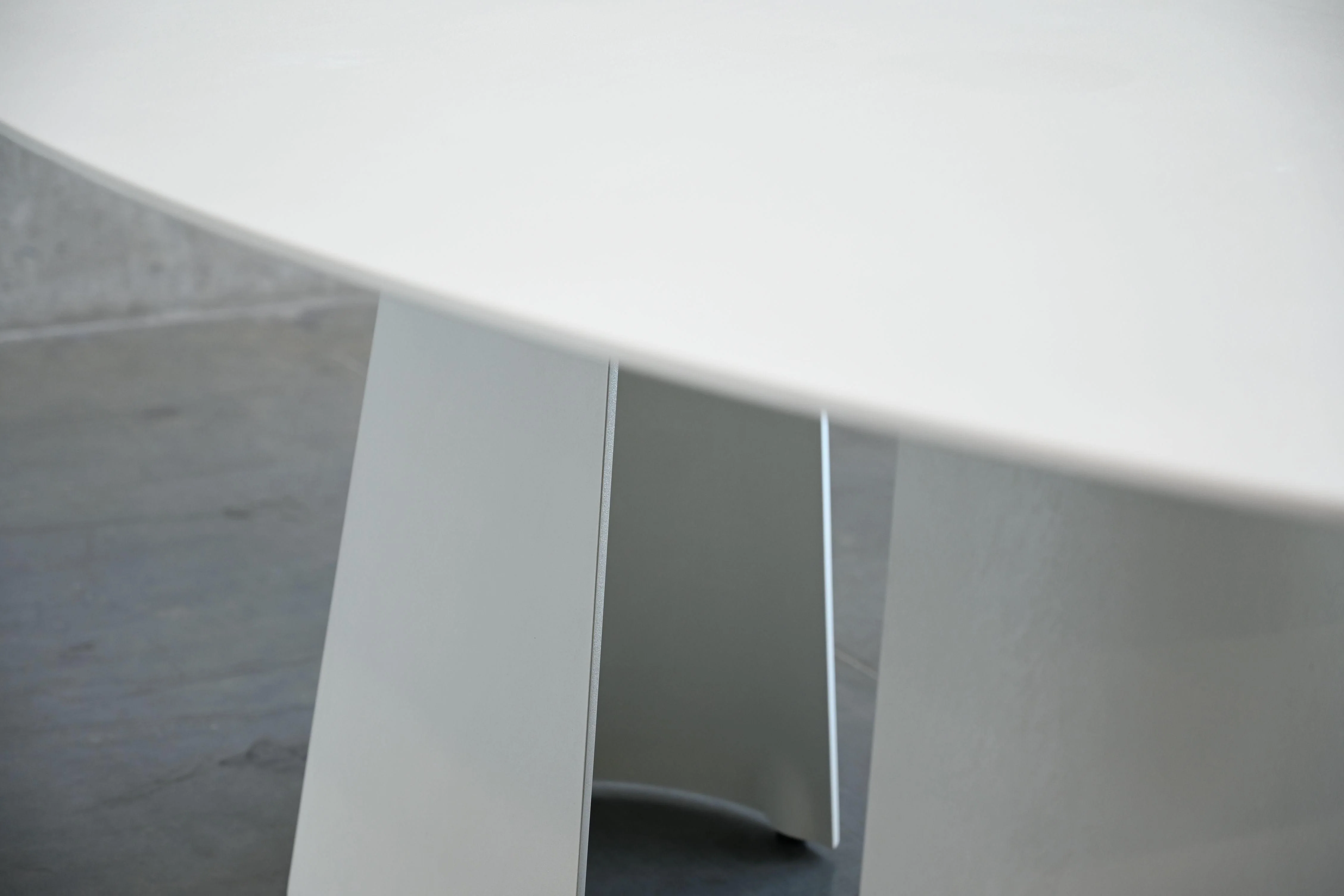 TUMULI Dining Table Oval - Frankwebs