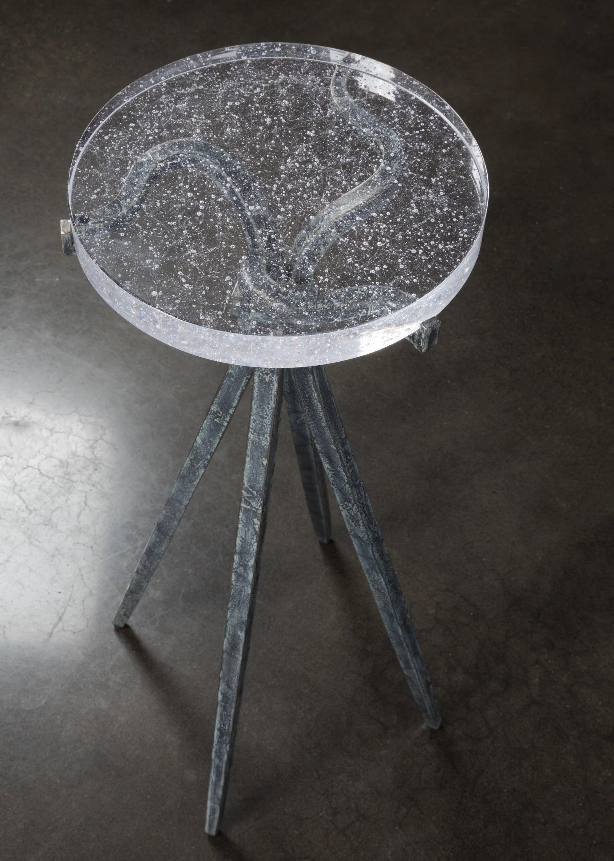 Signature Designs Luna Spot Table - Frankwebs