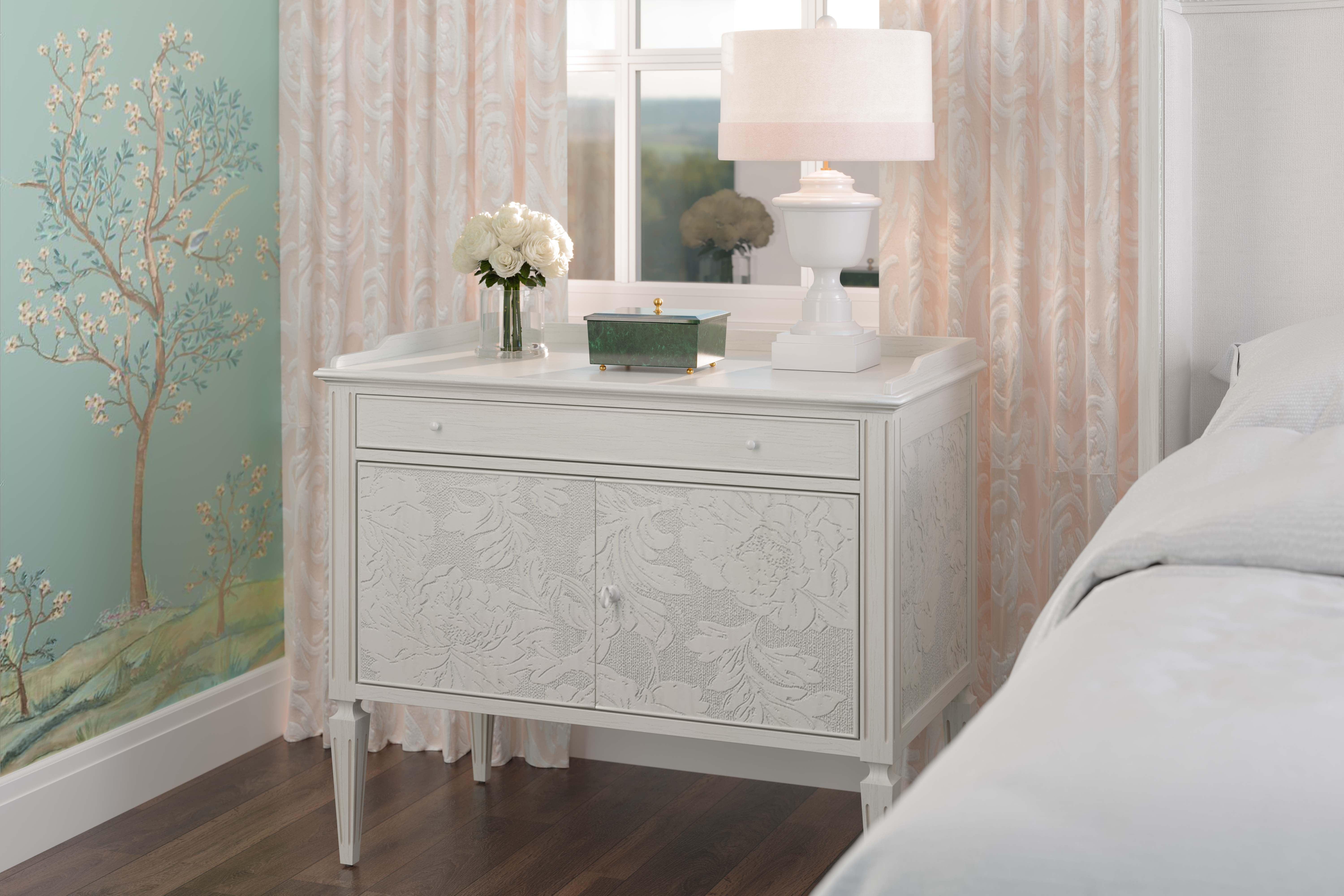 White Mammatus Night Chest - Frankwebs