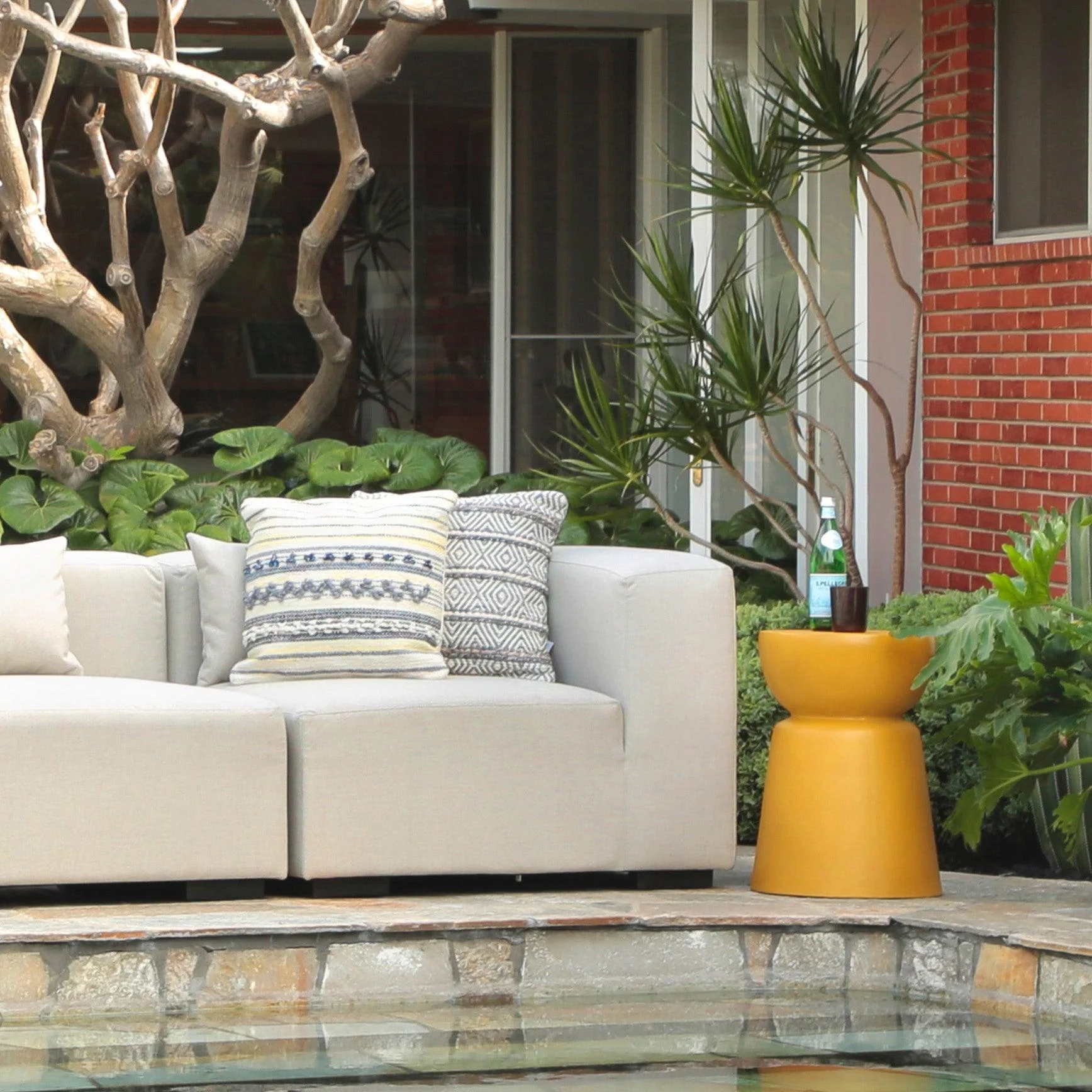 Ashlin End Table Yellow - Frankwebs