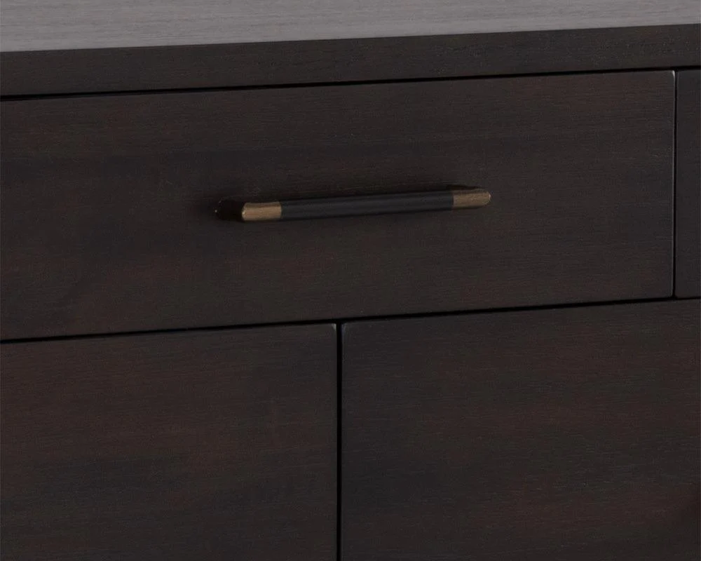 Weldrick Dresser - Frankwebs