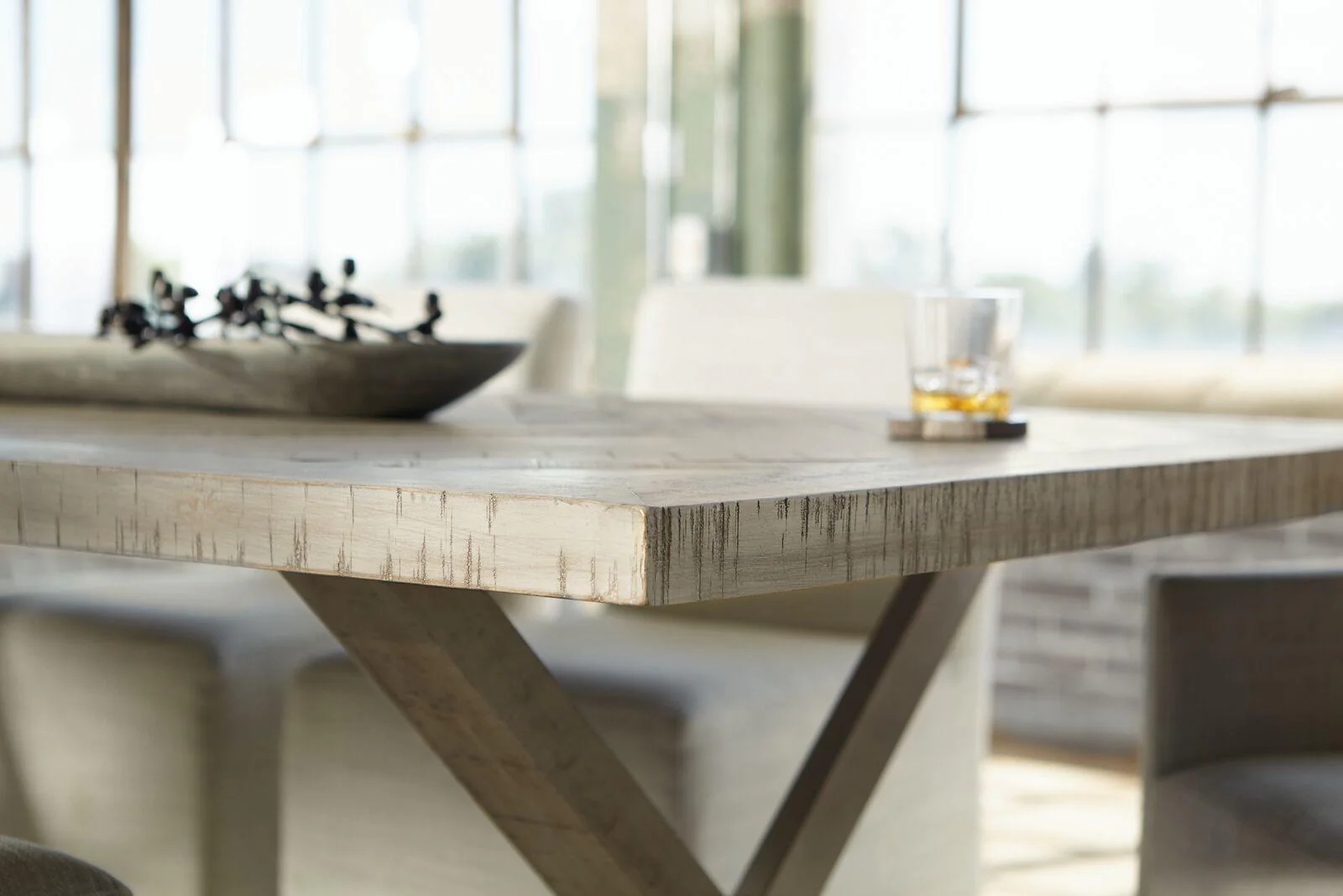 HIGHLAND PARK MILO DINING TABLE - Frankwebs