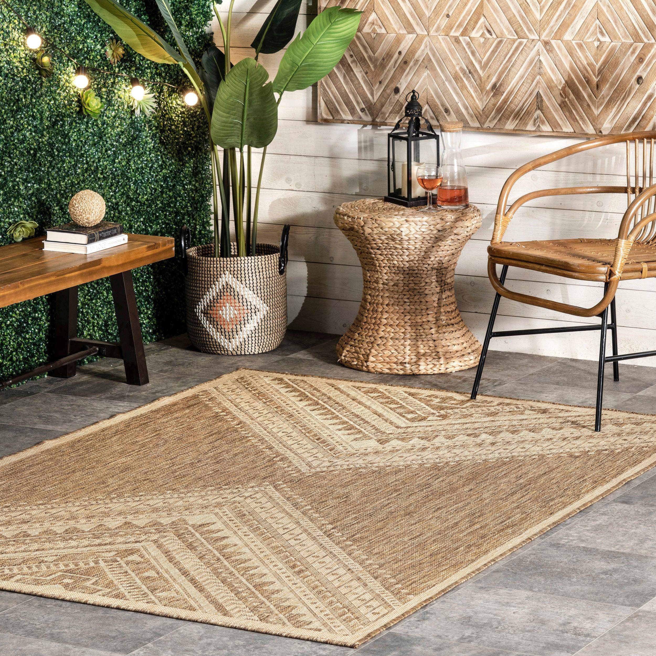 Landry Aztec Indoor/Outdoor Area Rug - Frankwebs
