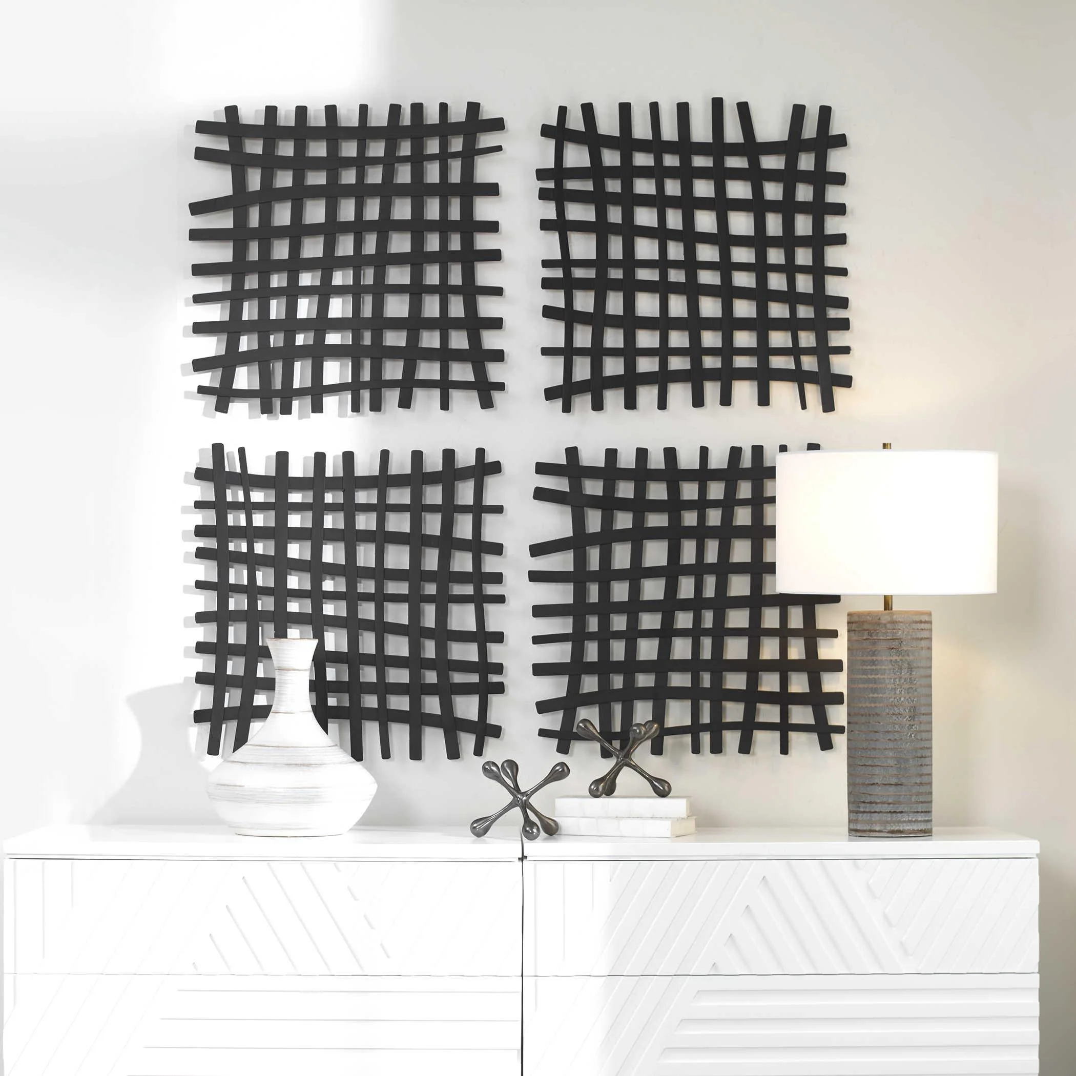 GRIDLINES IRON WALL DECOR - Frankwebs