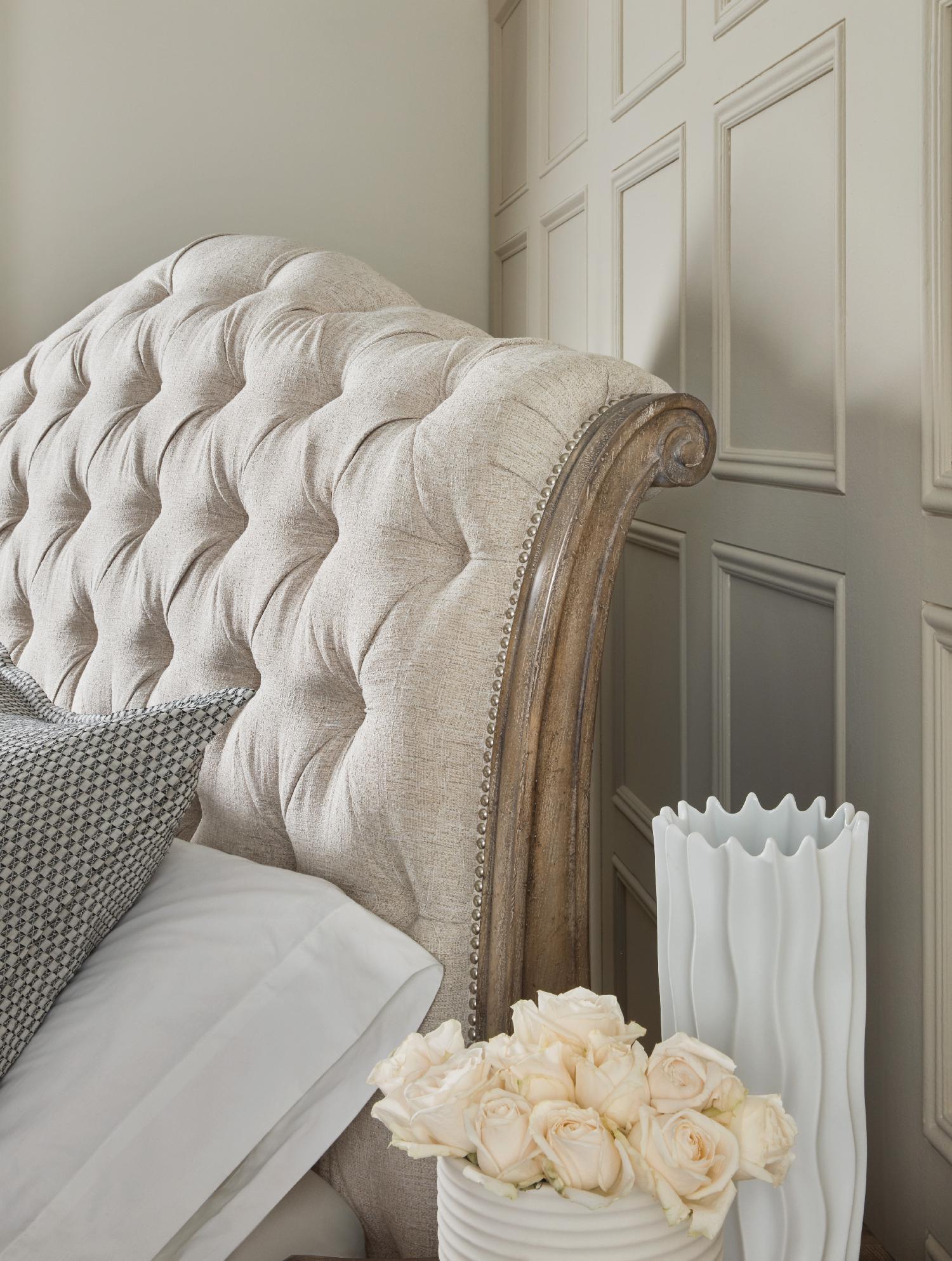 Castella Tufted Bed - Frankwebs