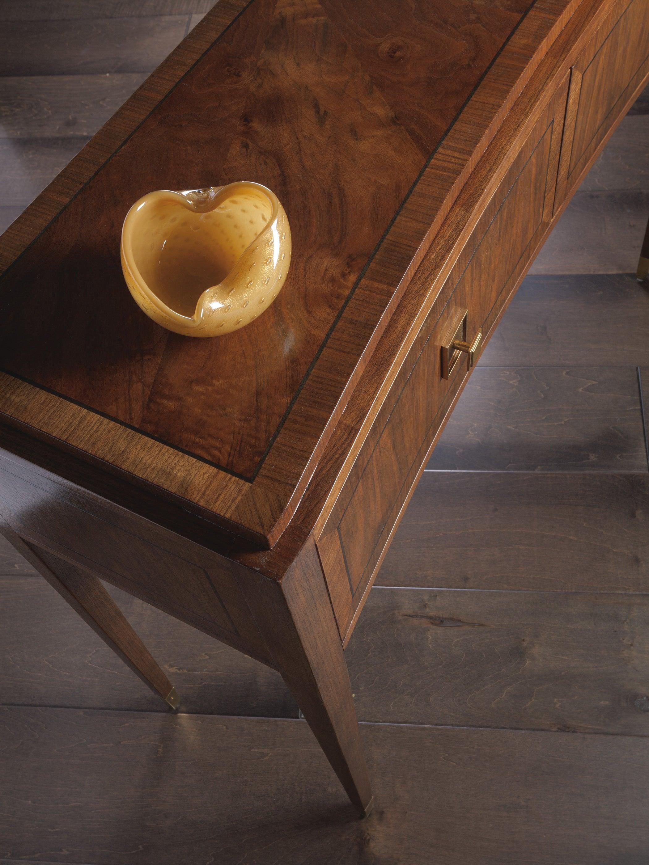 Signature Designs Chiavari Console - Frankwebs