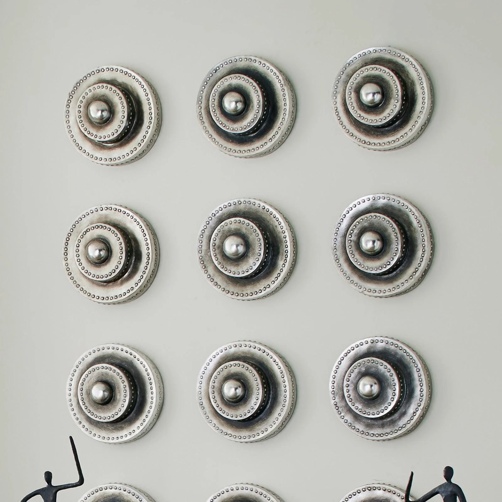 Circles Wall Tile, Silver Leaf with Antiquing - Frankwebs