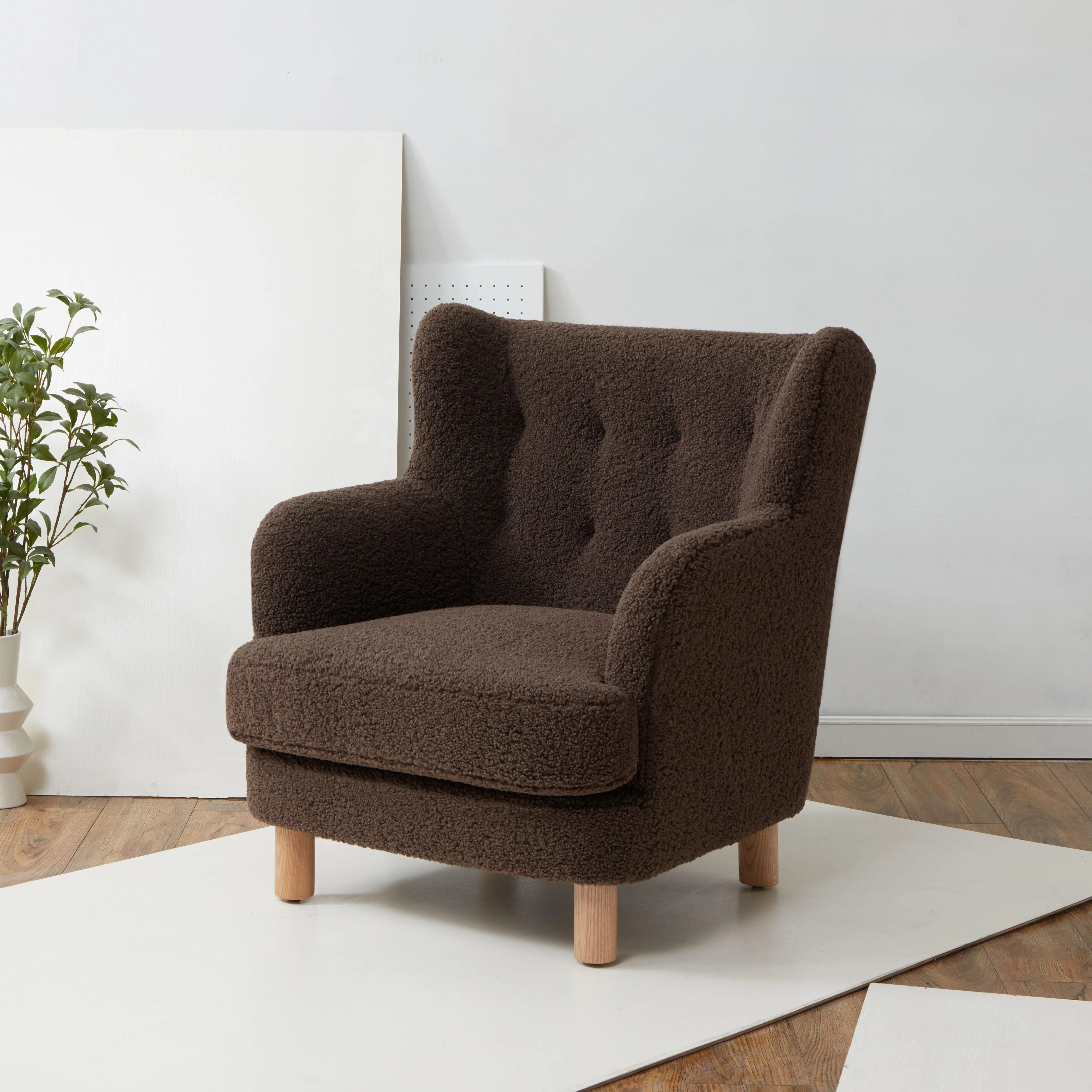 RAINIER WINGBACK TEDDY ACCENT CHAIR - Frankwebs