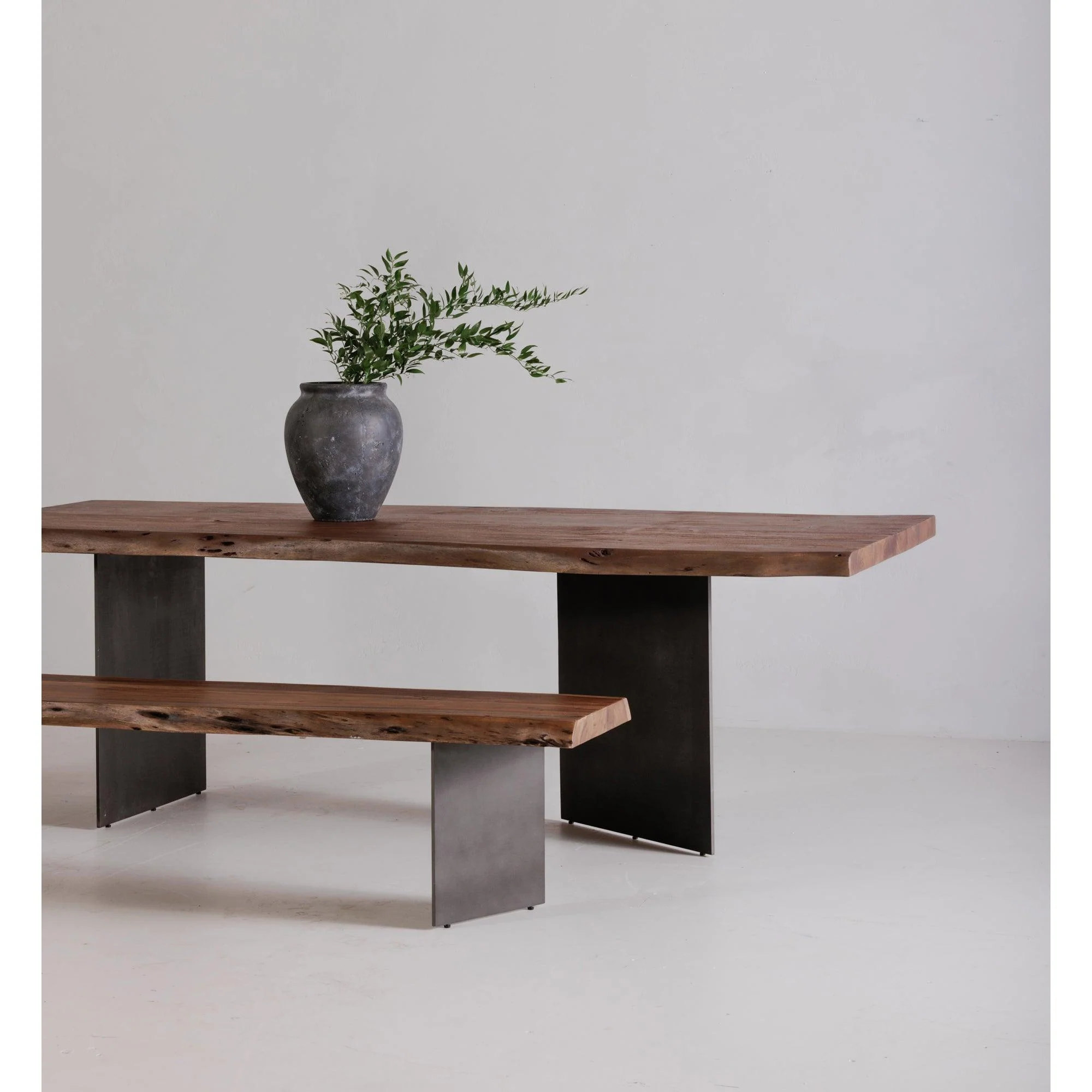Howell Dining Table - Frankwebs