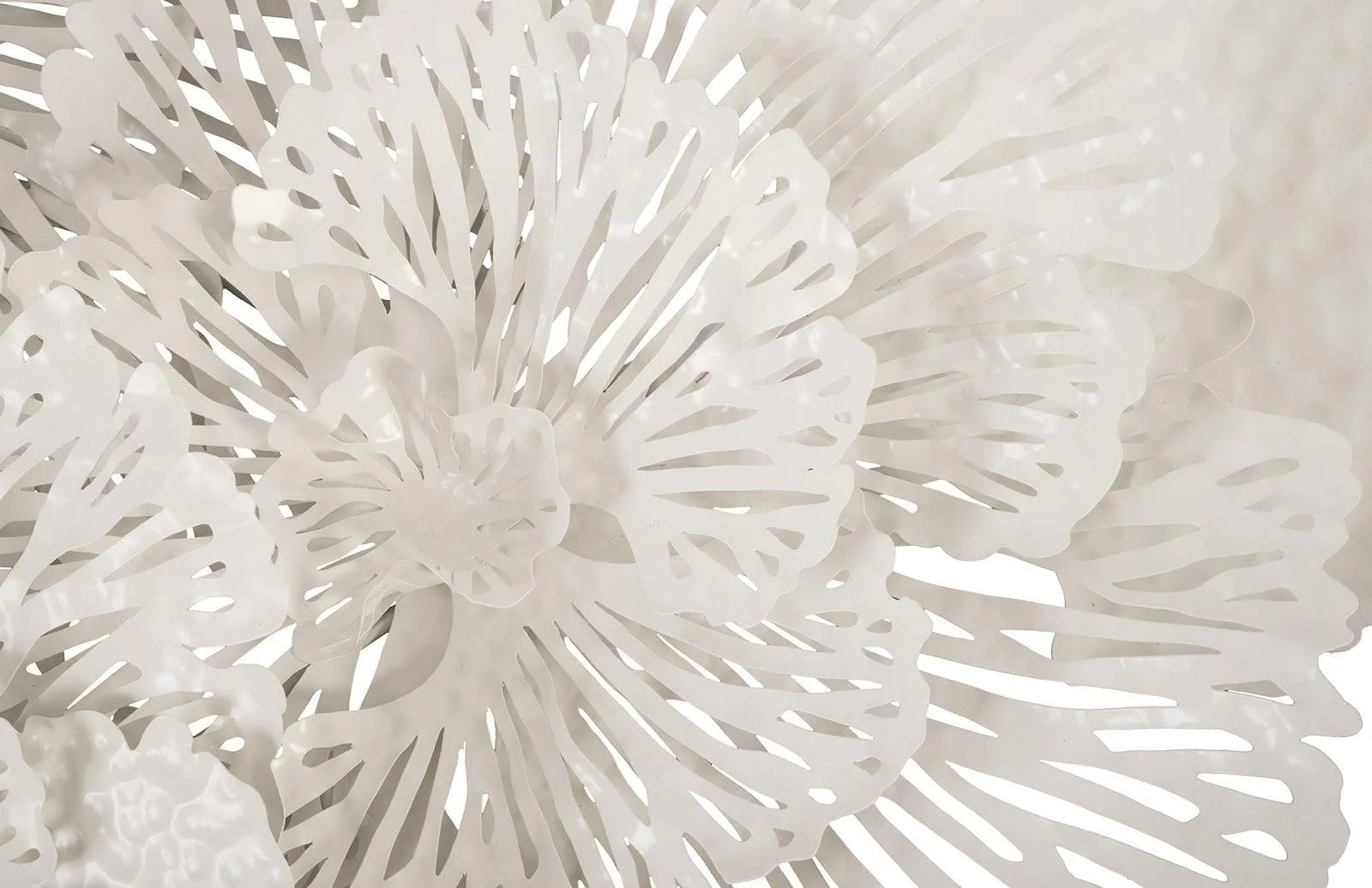 Flower Wall Art, Large, White, Metal - Frankwebs