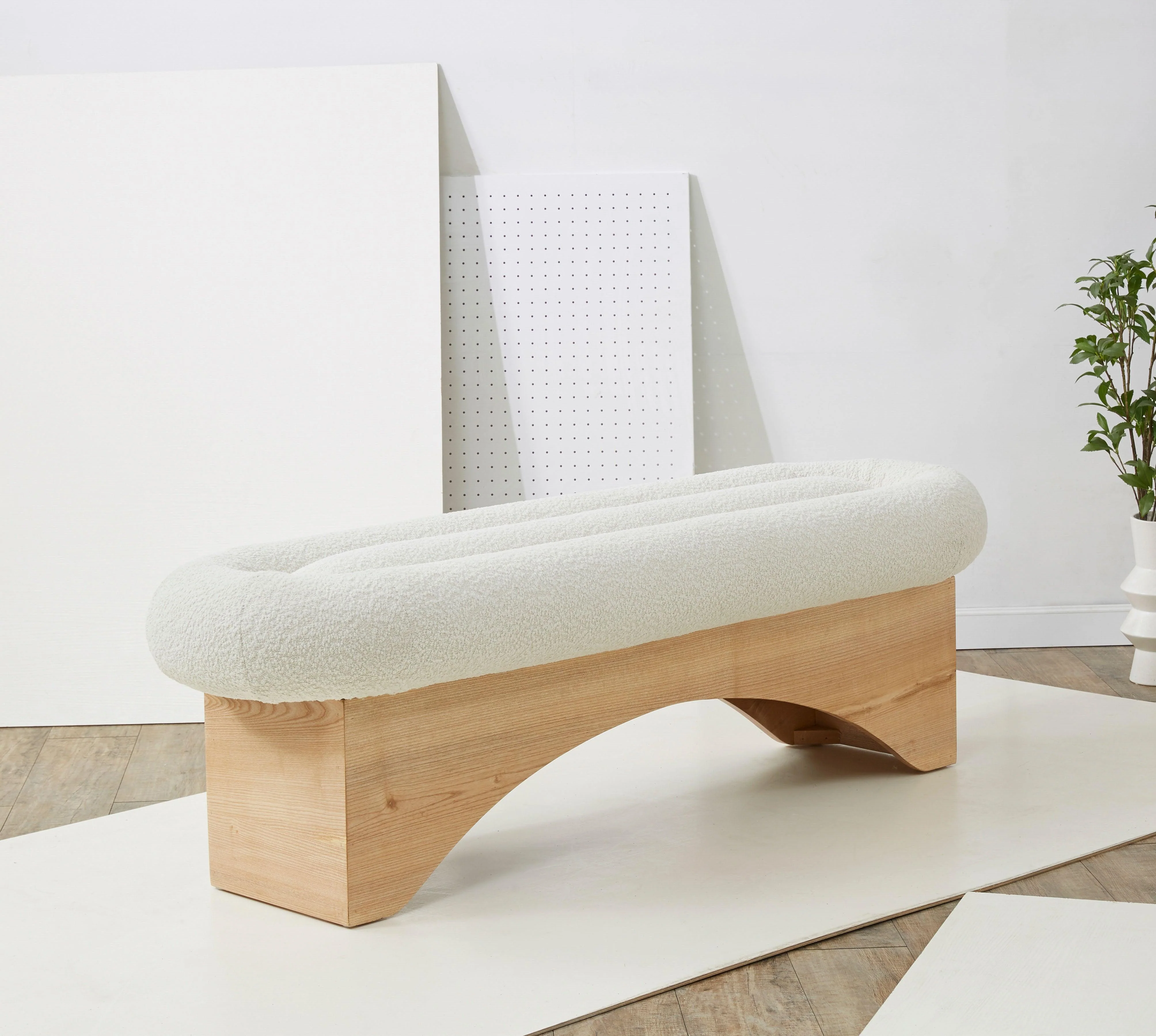 CARSEN BOUCLE AND WOOD BENCH - Frankwebs