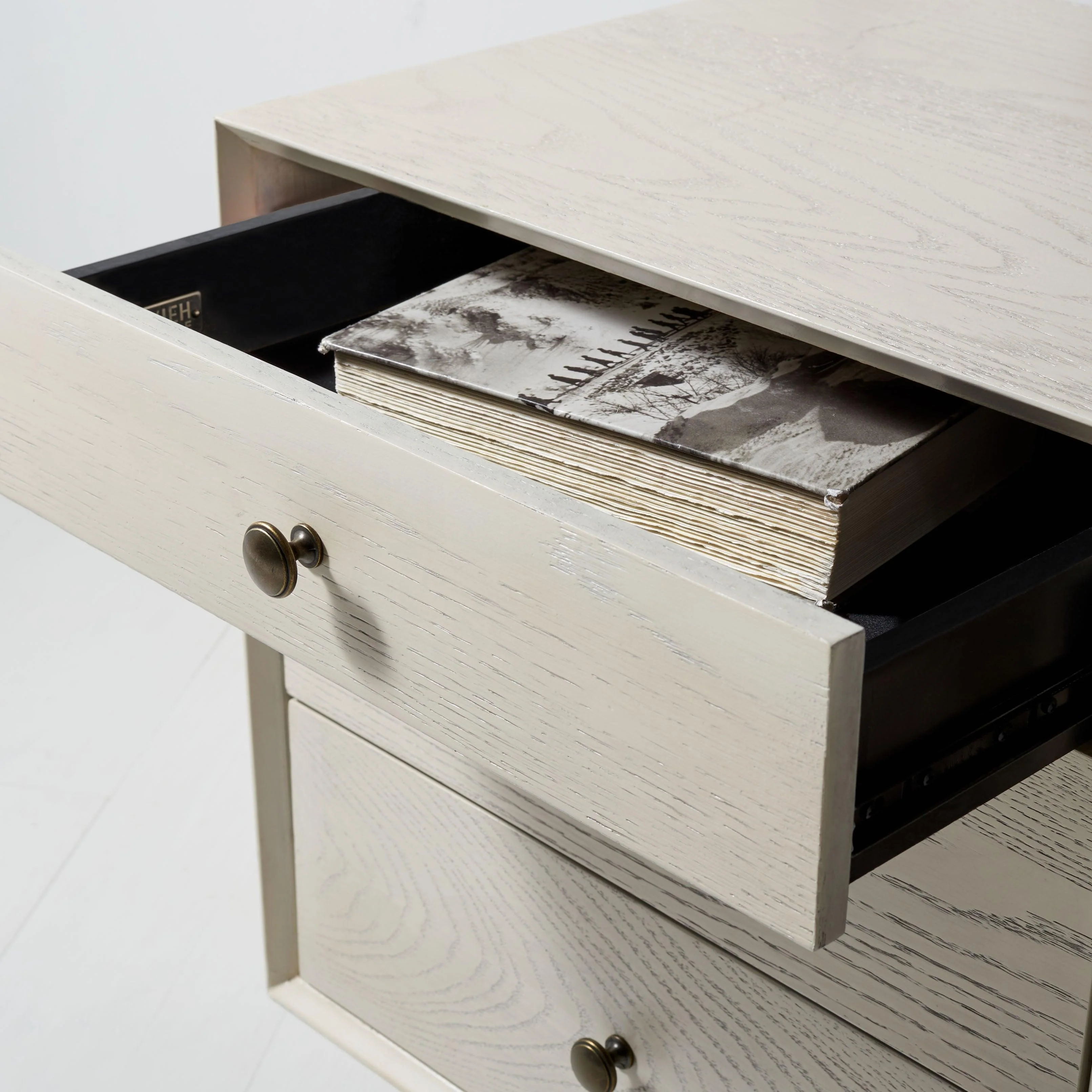 TOMAS MID-CENTURY MEDIA STAND - Frankwebs