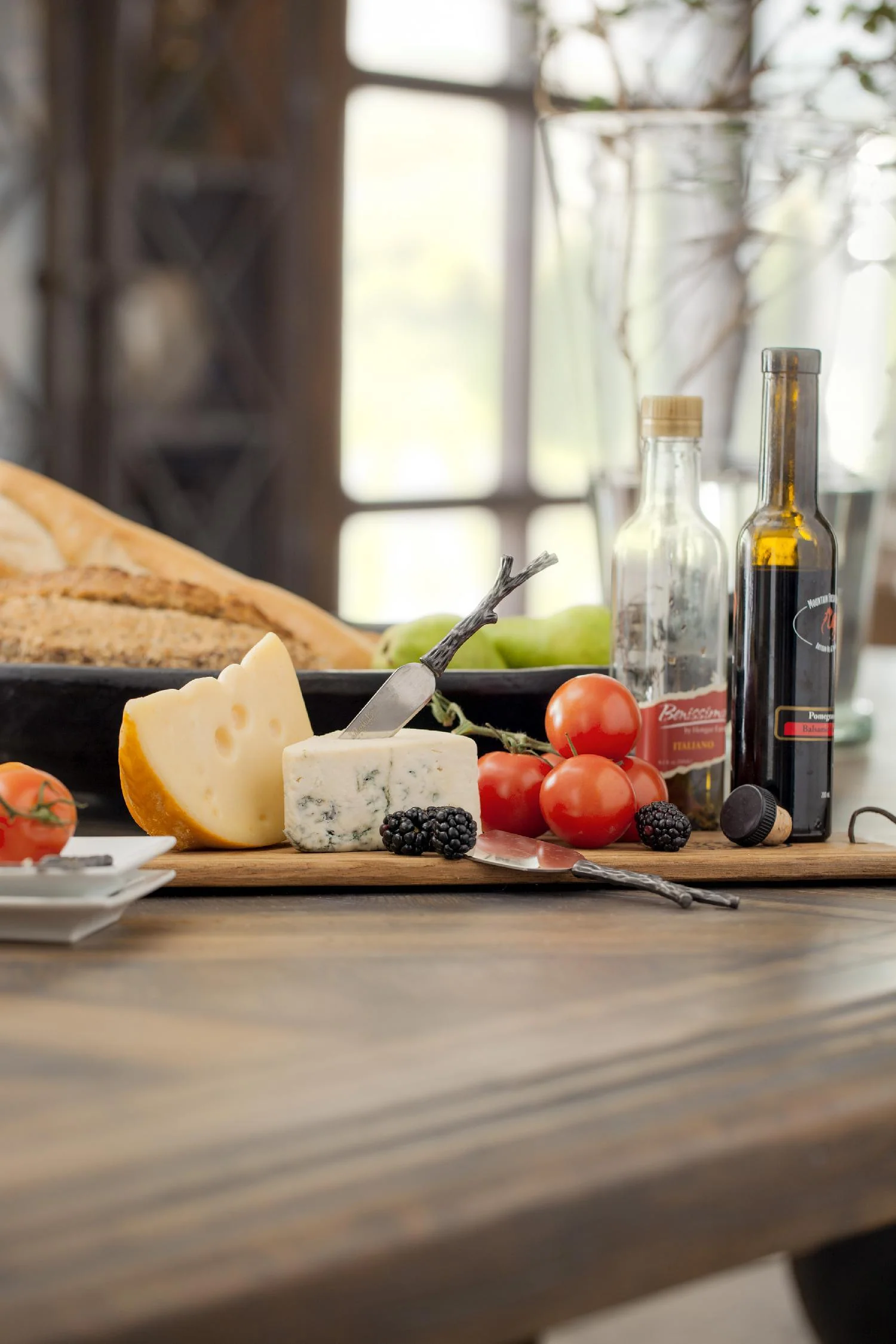 Bandera 86in Table with2-18in Leaves - Frankwebs