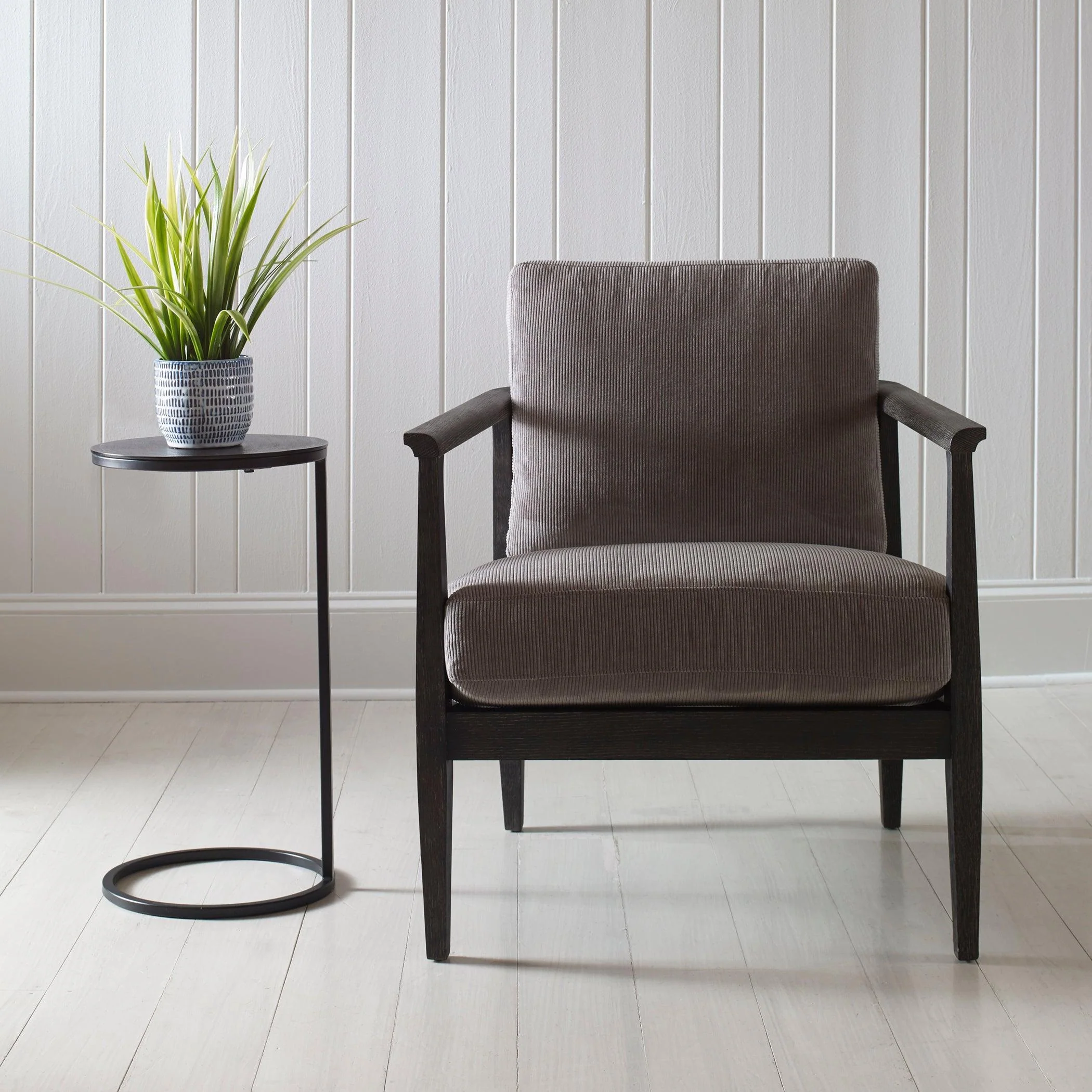 BRUNEI ROUND ACCENT TABLE - Frankwebs