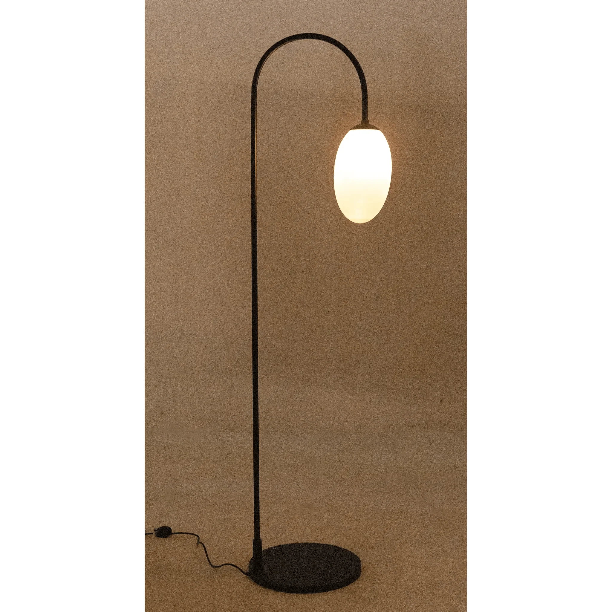 Swan Floor Lamp, Black Steel - Frankwebs