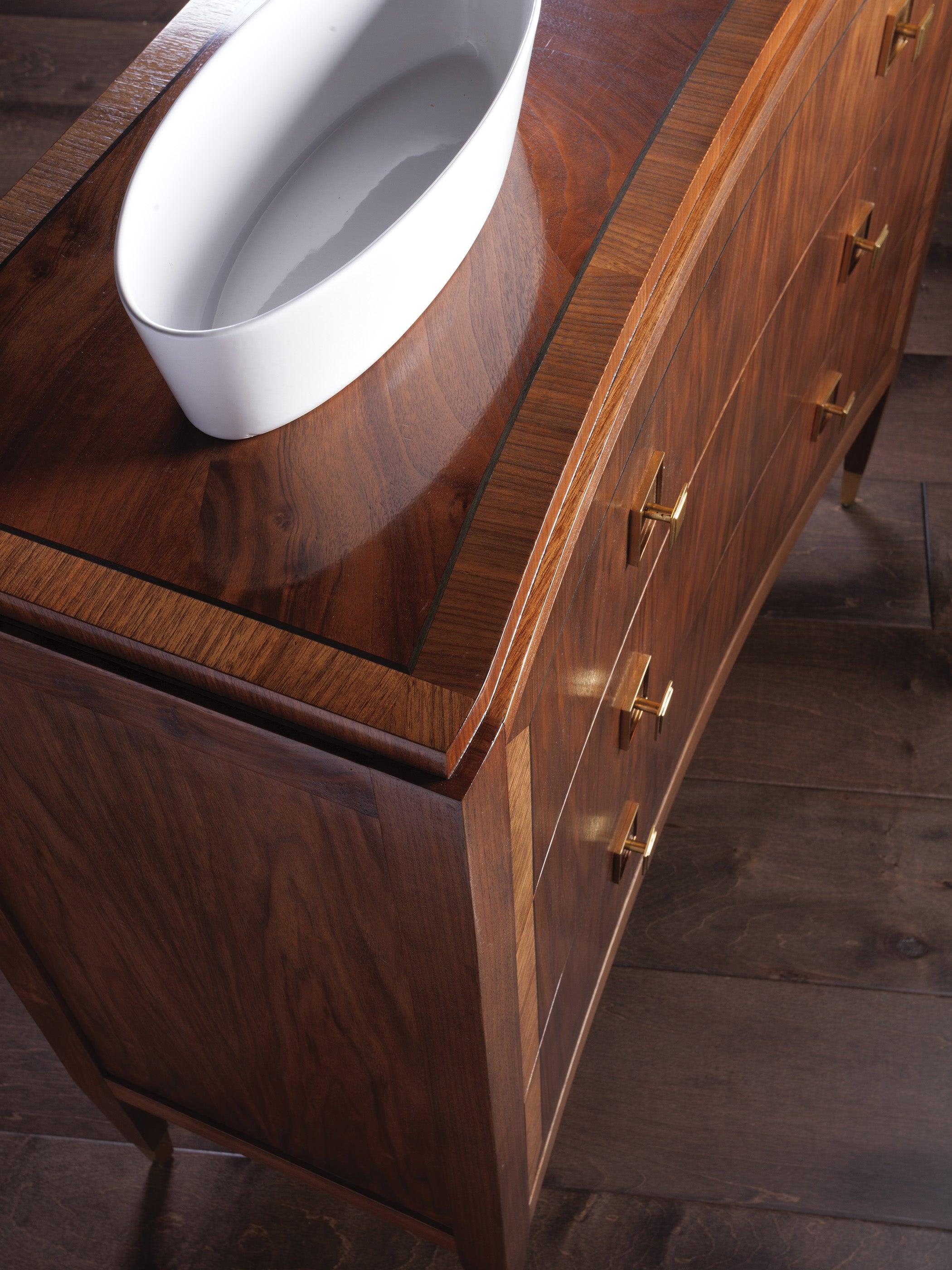 Signature Designs Chiavari Hall Chest - Frankwebs