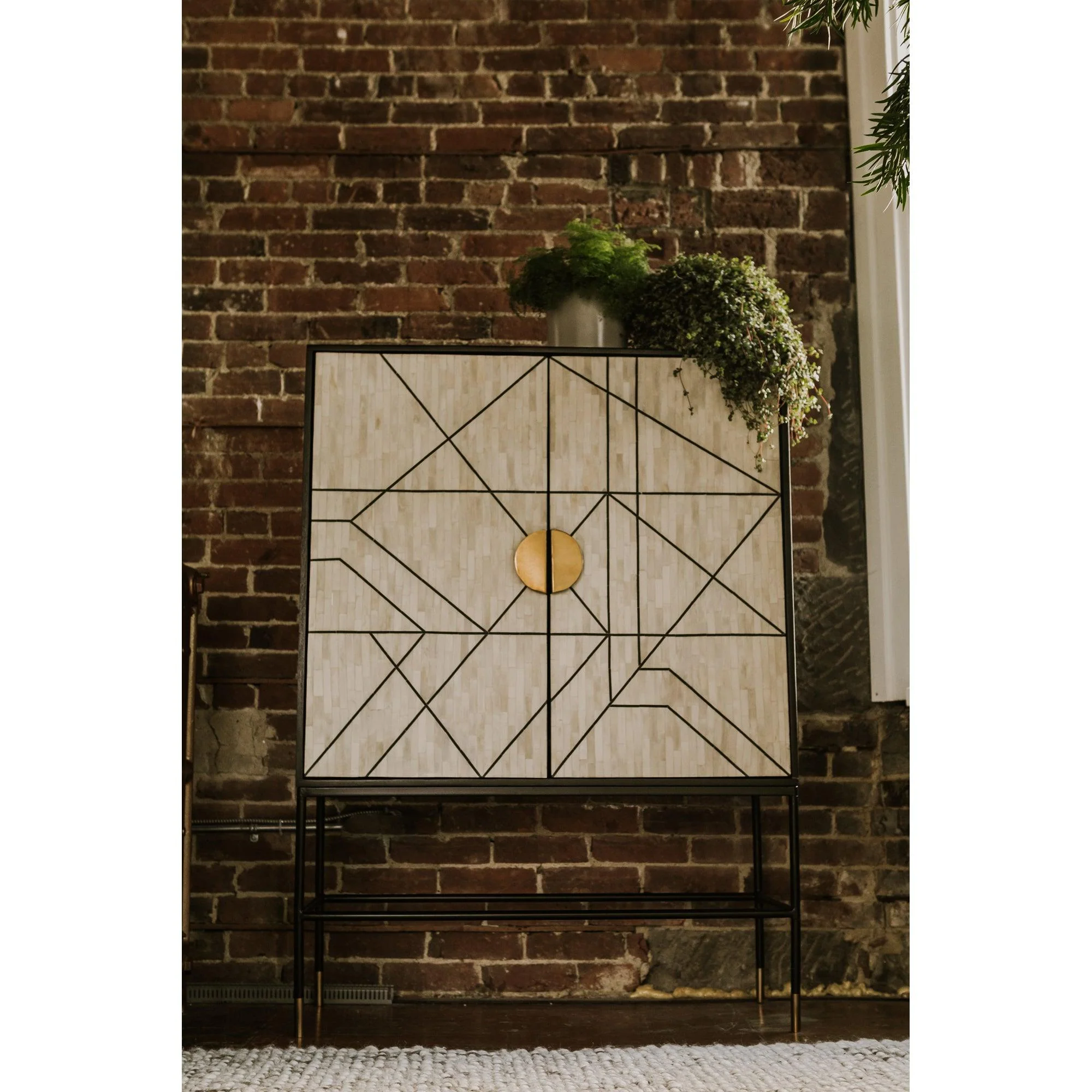 Shaws Cabinet - Frankwebs