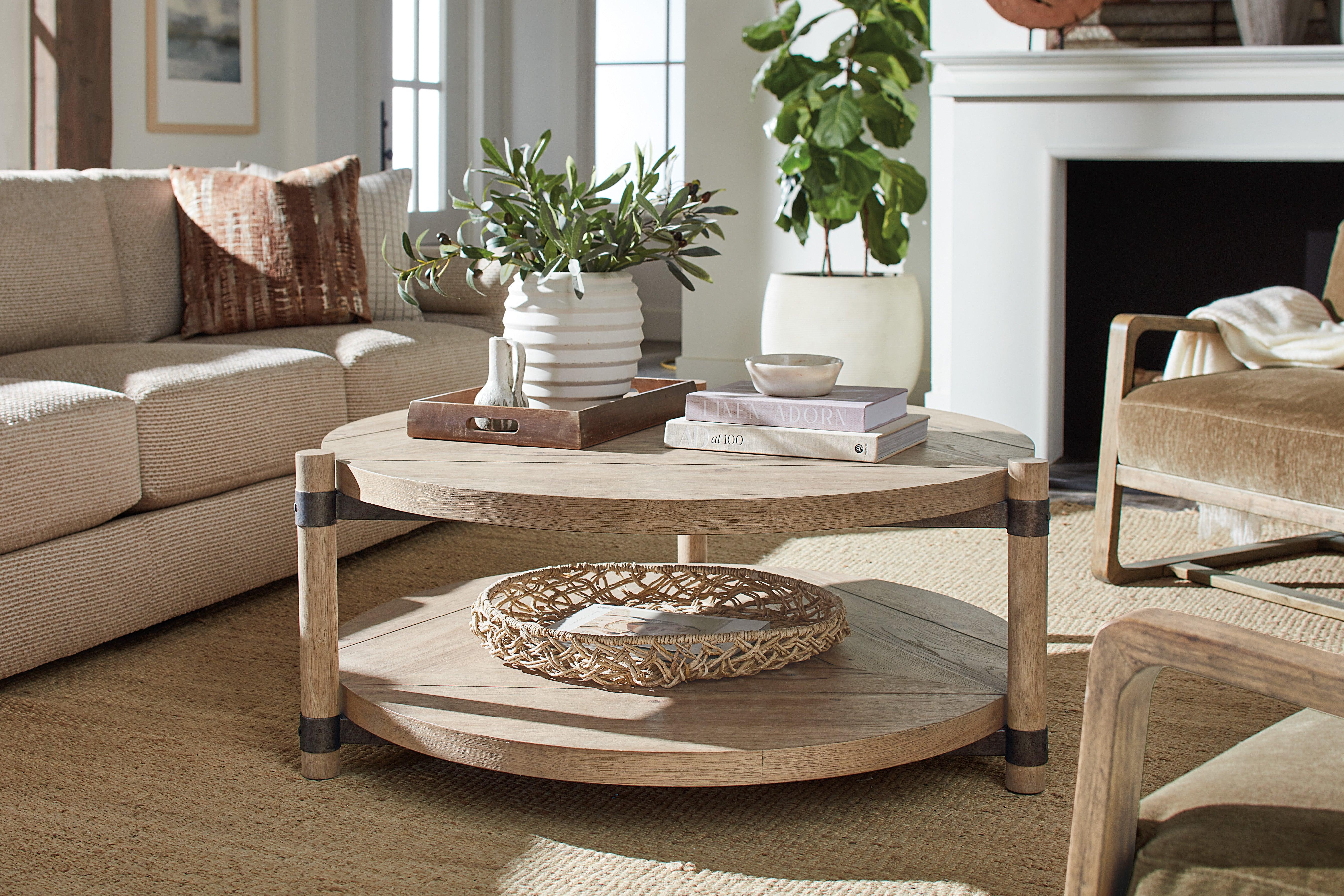 Vineyard Row Round Cocktail Table - Frankwebs