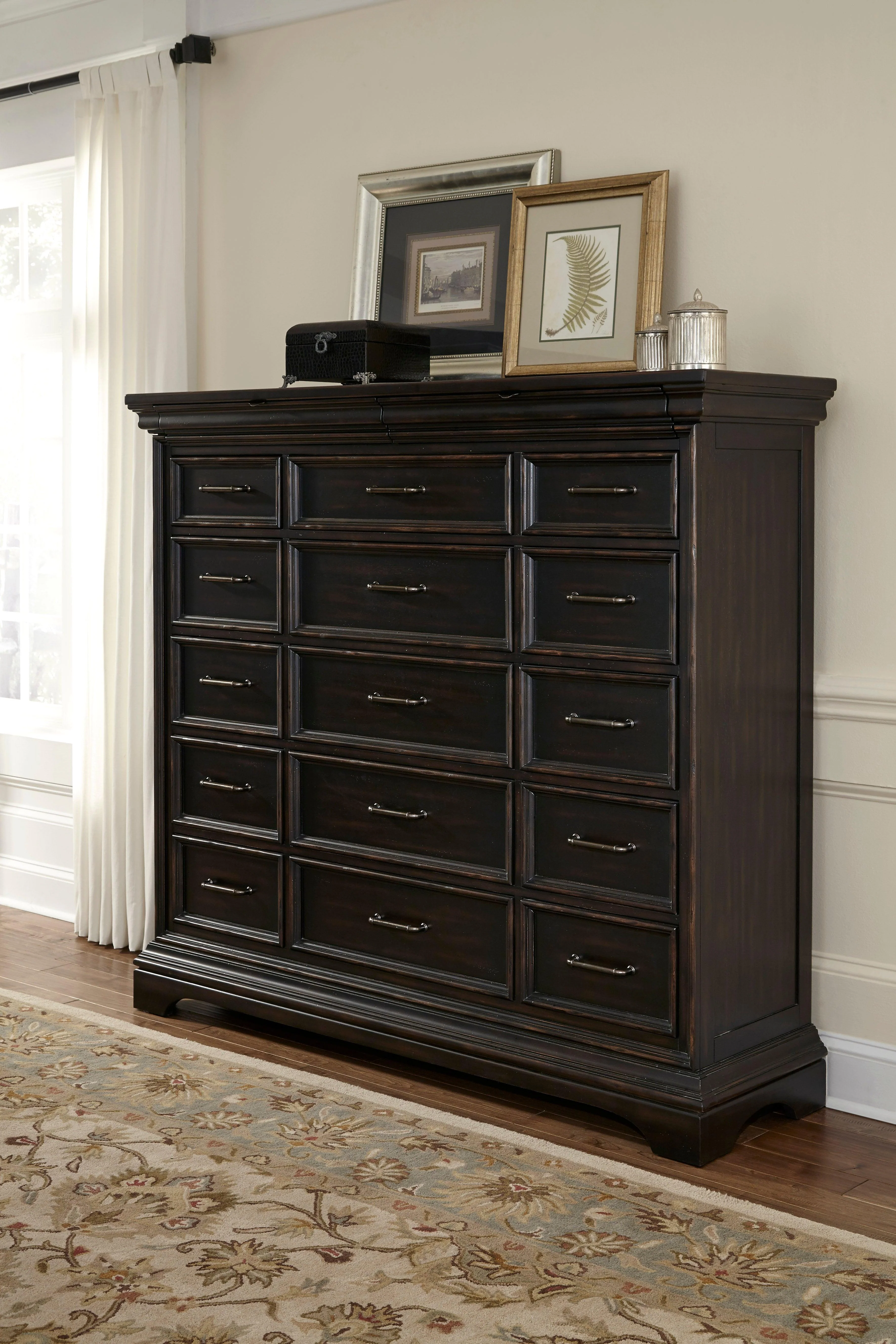 Caldwell 17 Drawer Master Dresser - Frankwebs