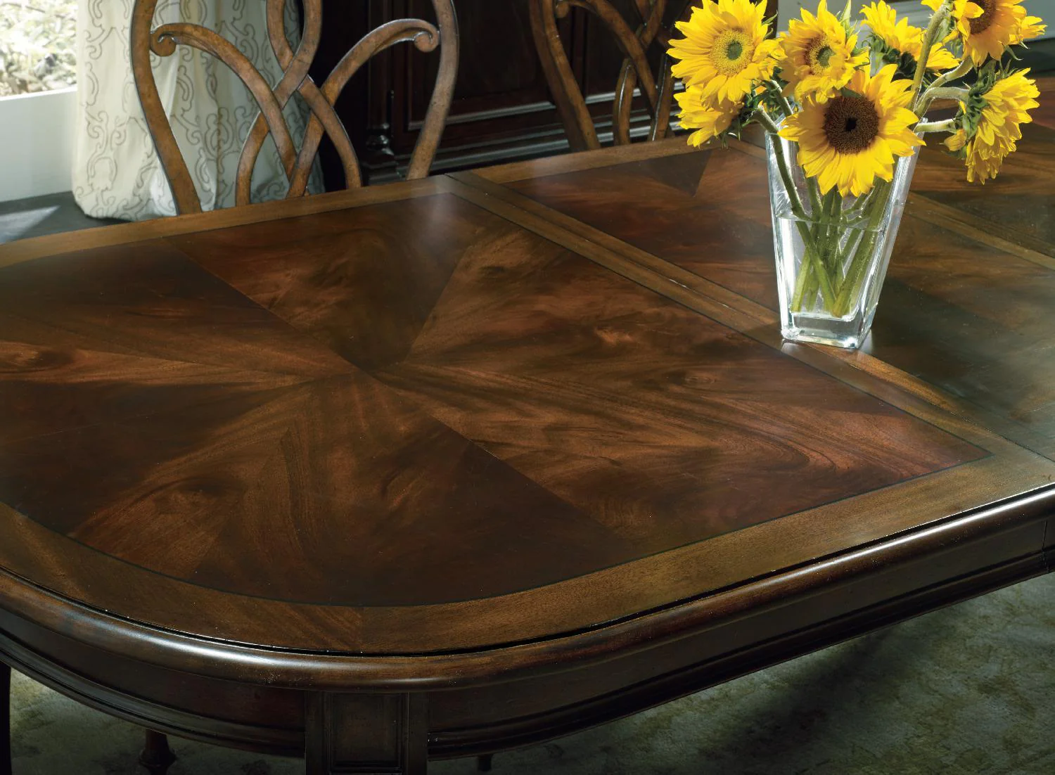 Leesburg Leg Table with Two 18'' Leaves - Frankwebs