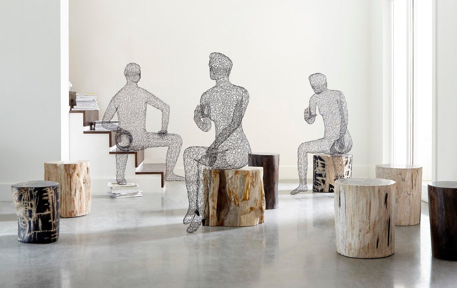 Crazy Wire Lounging Male - Frankwebs