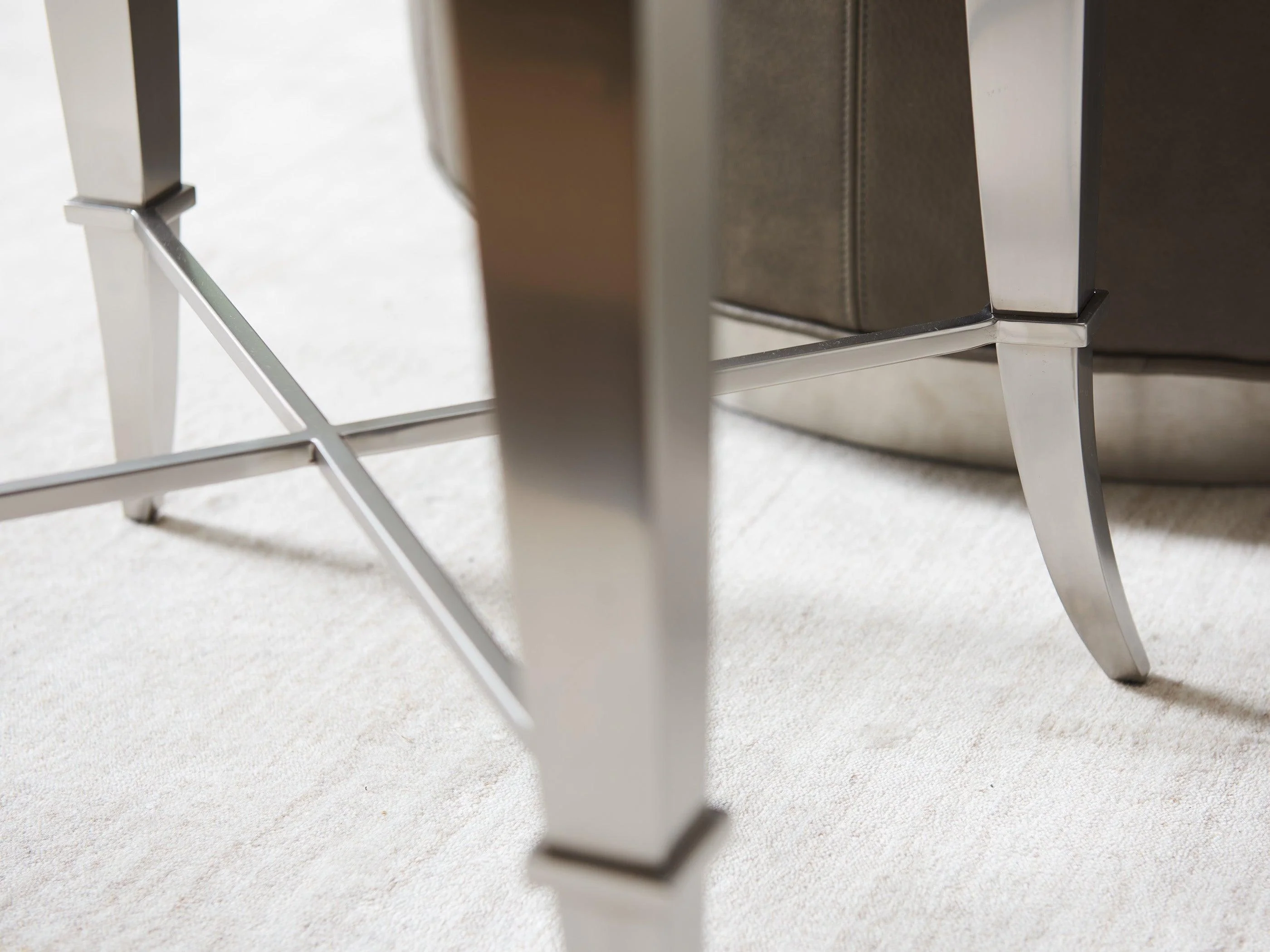 Avondale Hoffman End Table - Frankwebs