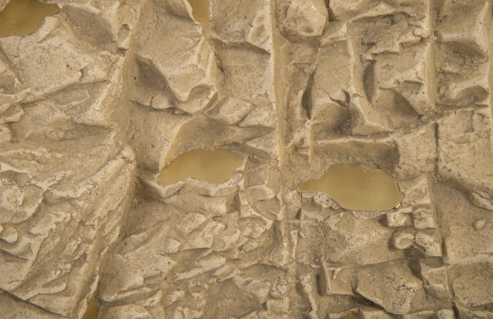 Rubble Wall Tile, Brass Accents - Frankwebs