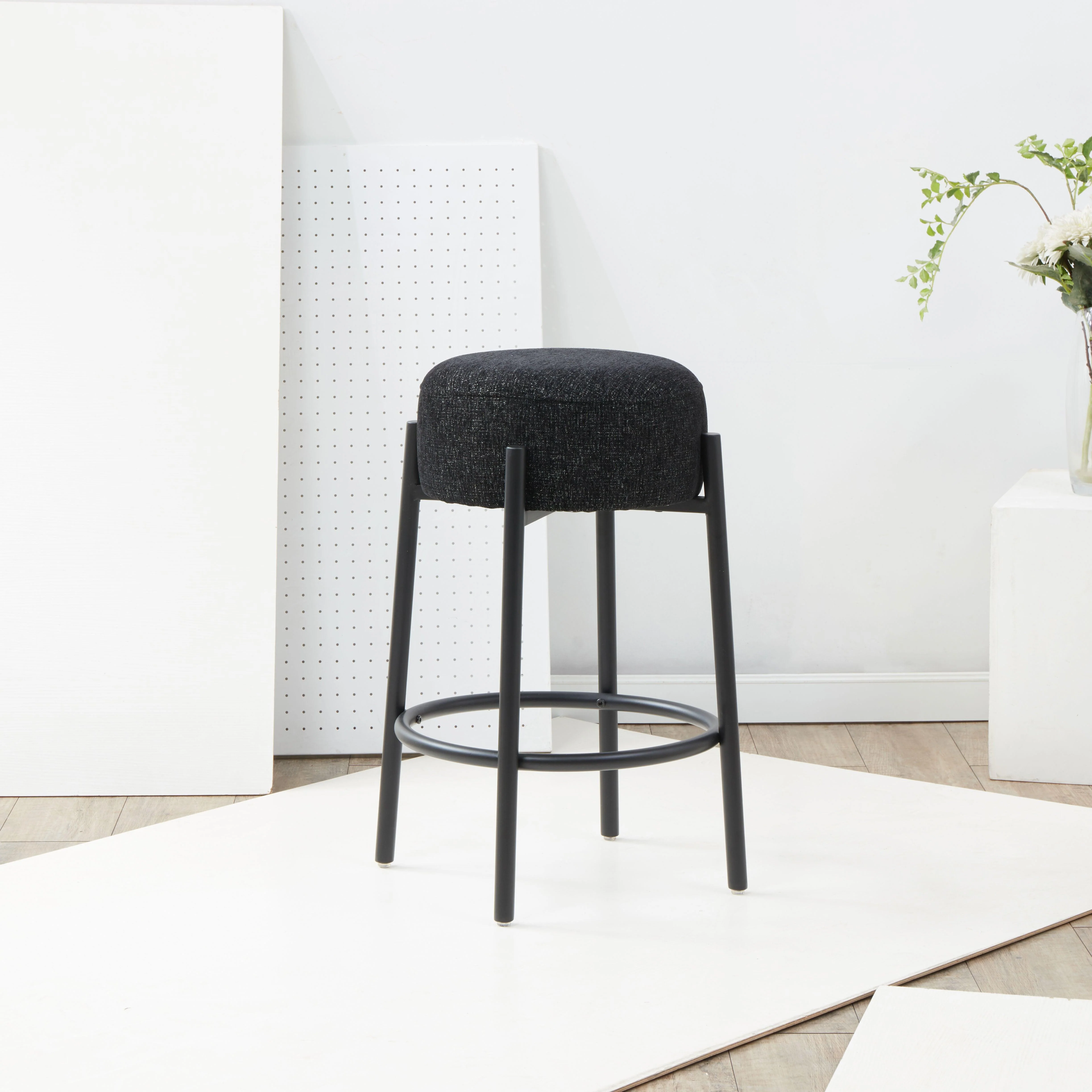 PAISLEIGH METAL LEG COUNTER STOOL - Frankwebs