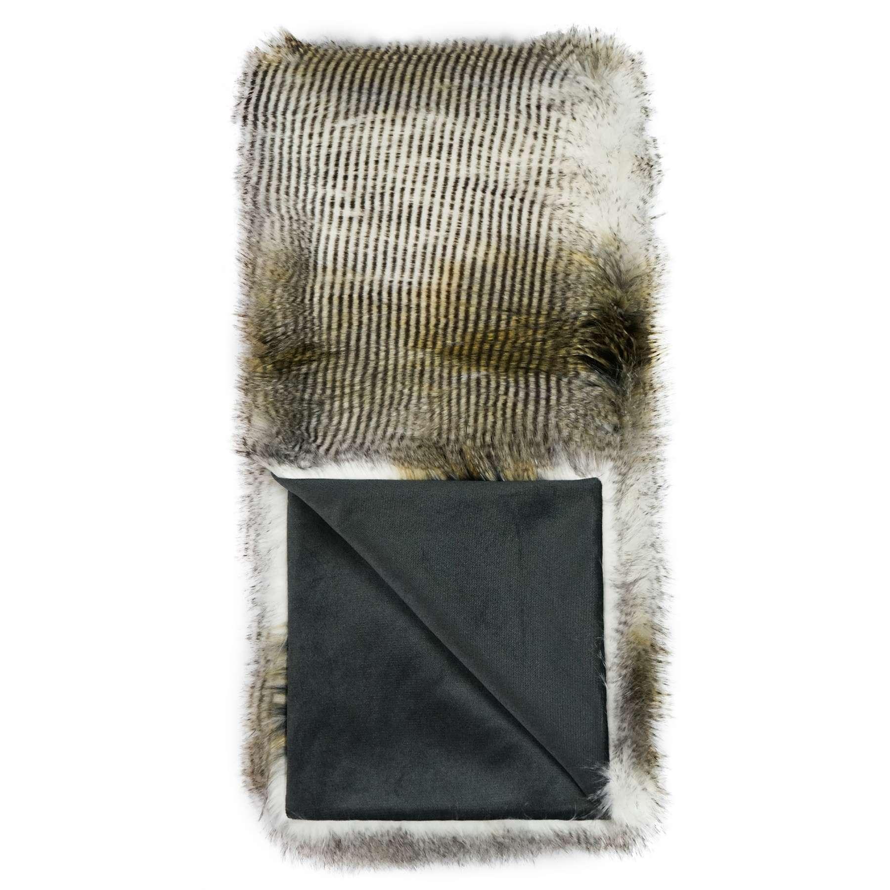 Alaskan Hawk Throw - Frankwebs