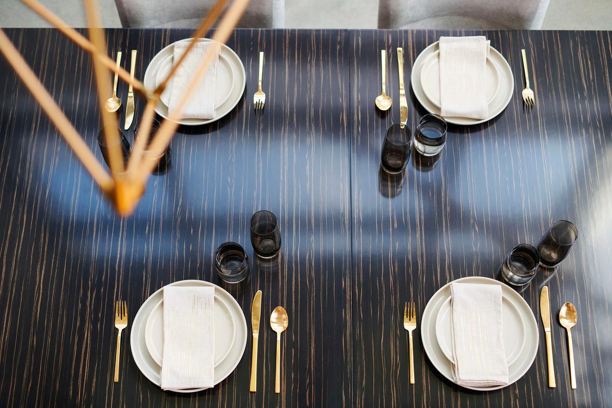 EDGE DINING TABLE - Frankwebs