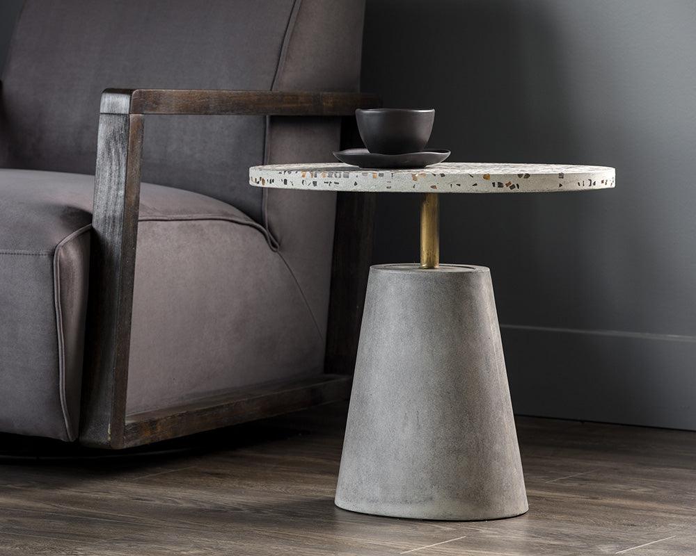 Carment End Table - Frankwebs