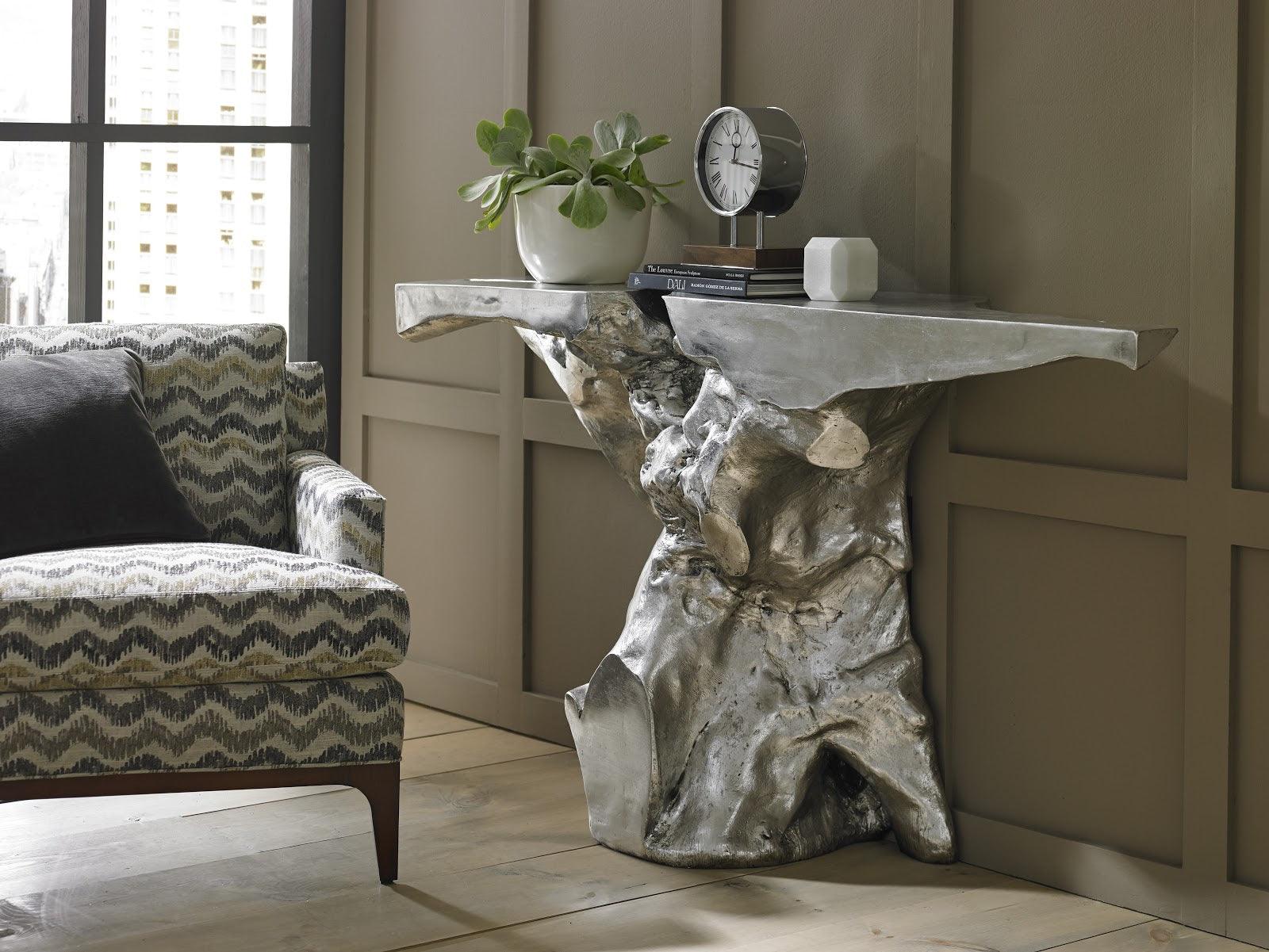 Crown Console, Silver Leaf - Frankwebs