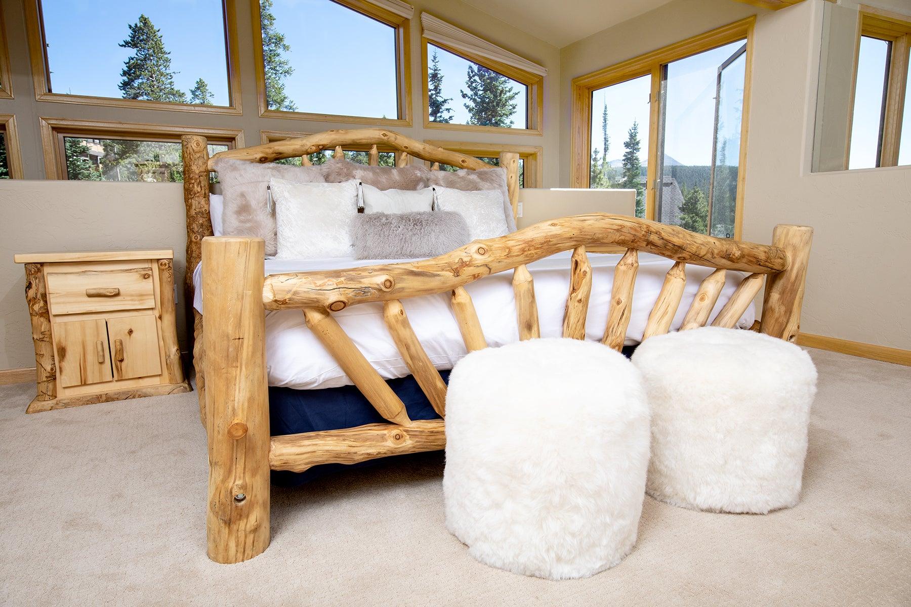 Icelandic Shearling Tuffet - Frankwebs