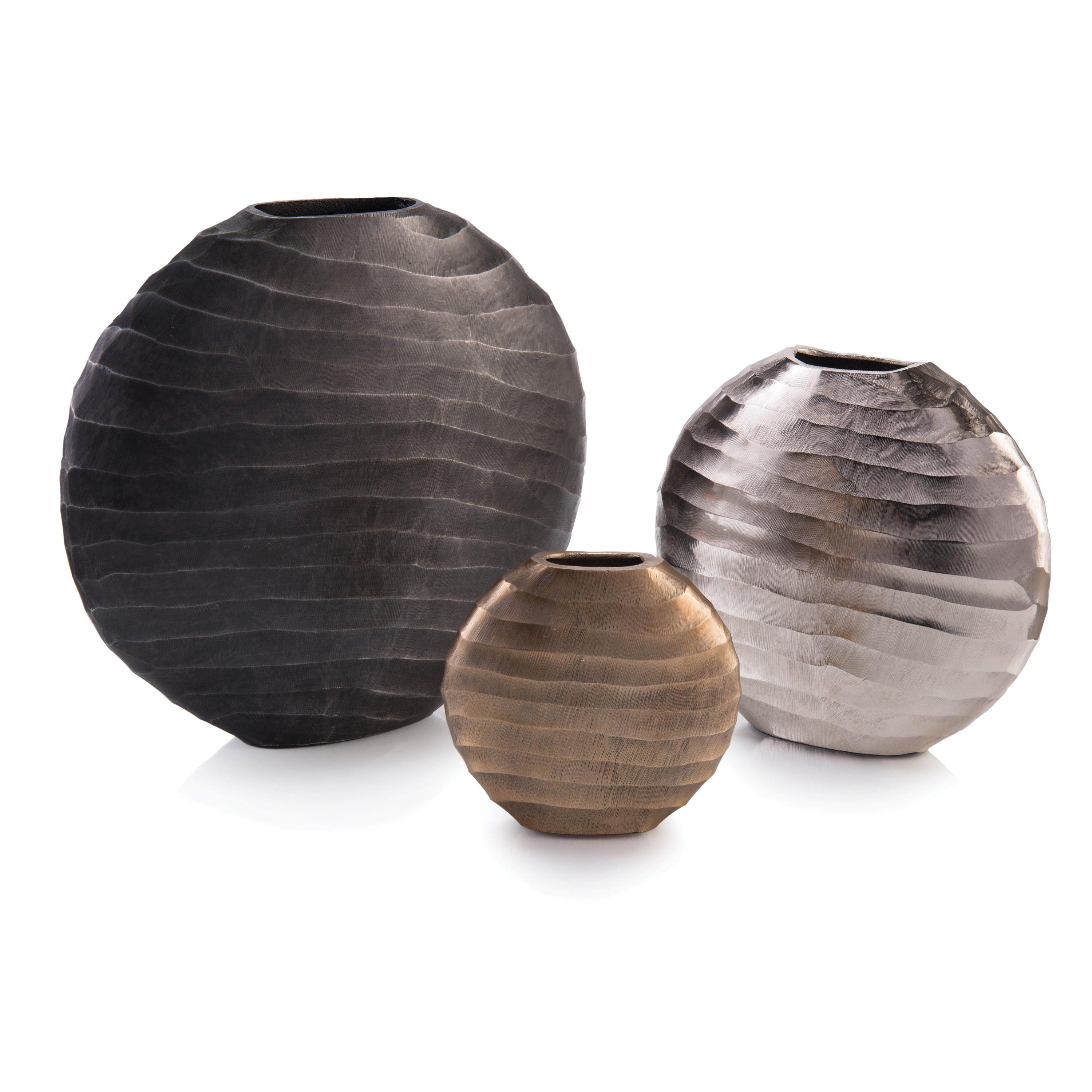 Set Of Three Chiseled Vases - Frankwebs