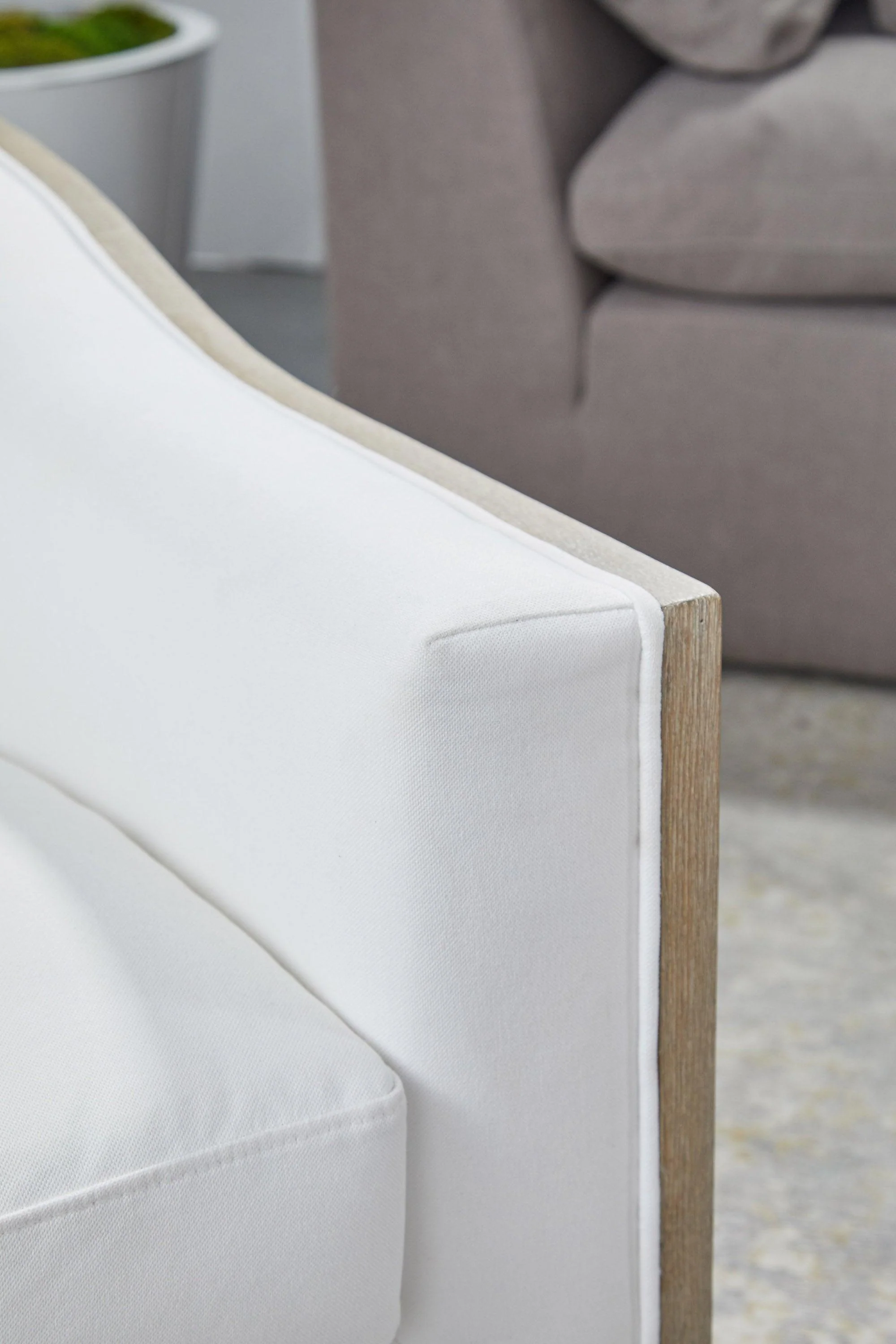 Paxton Swivel Club Chair - Frankwebs