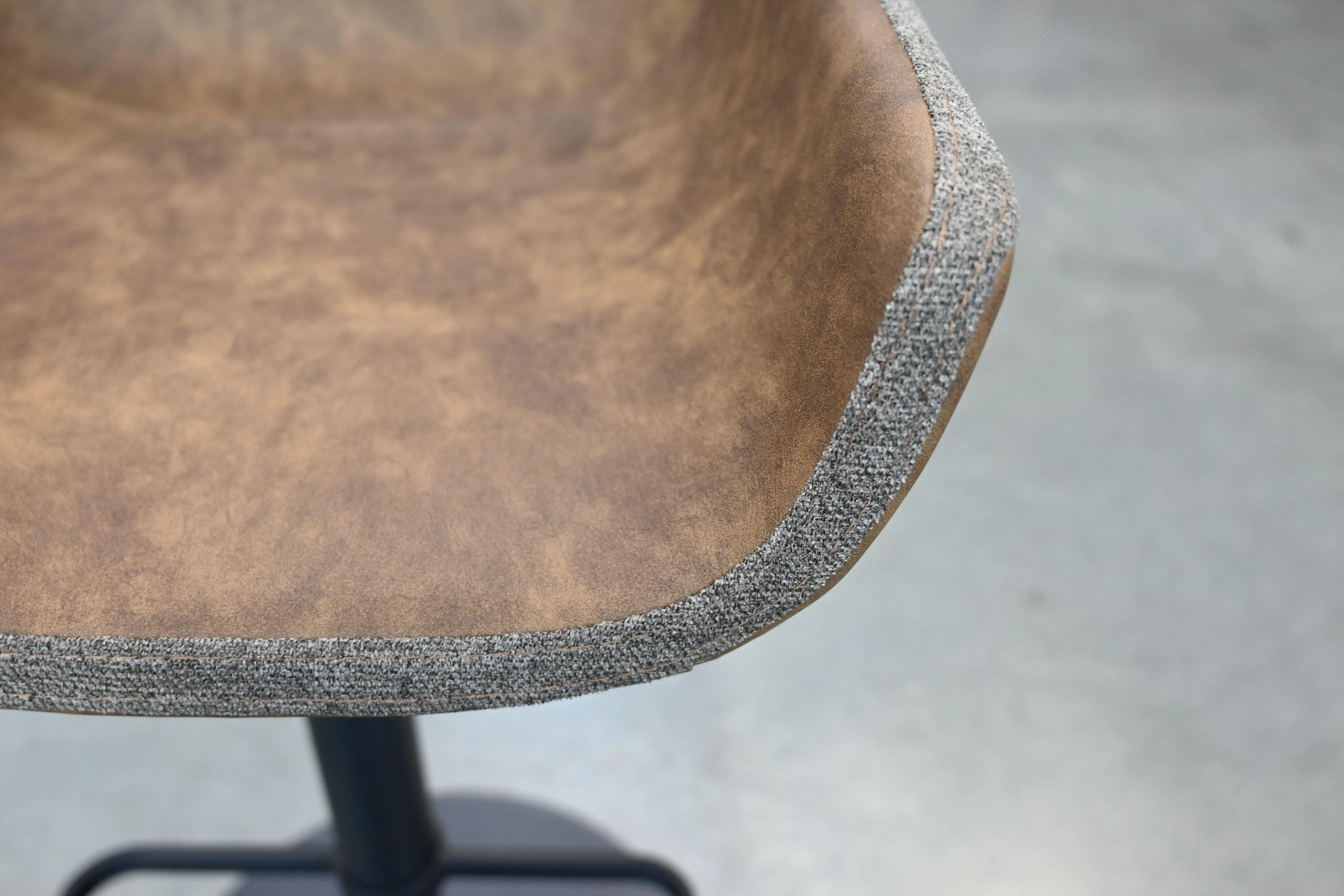 COLT Bar Stool Hydraulic - Frankwebs