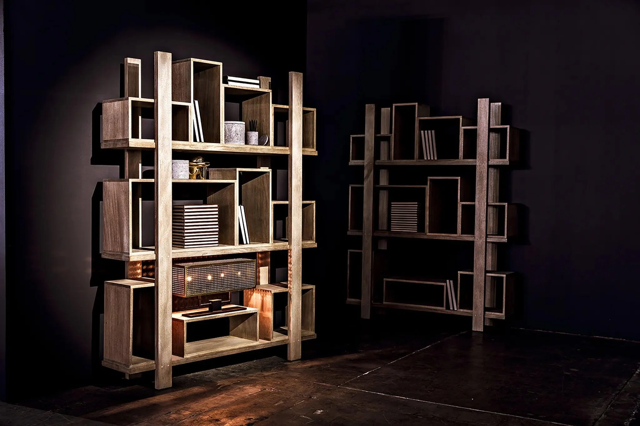 Apollo Table Lamp, Metal with Brass Finish - Frankwebs