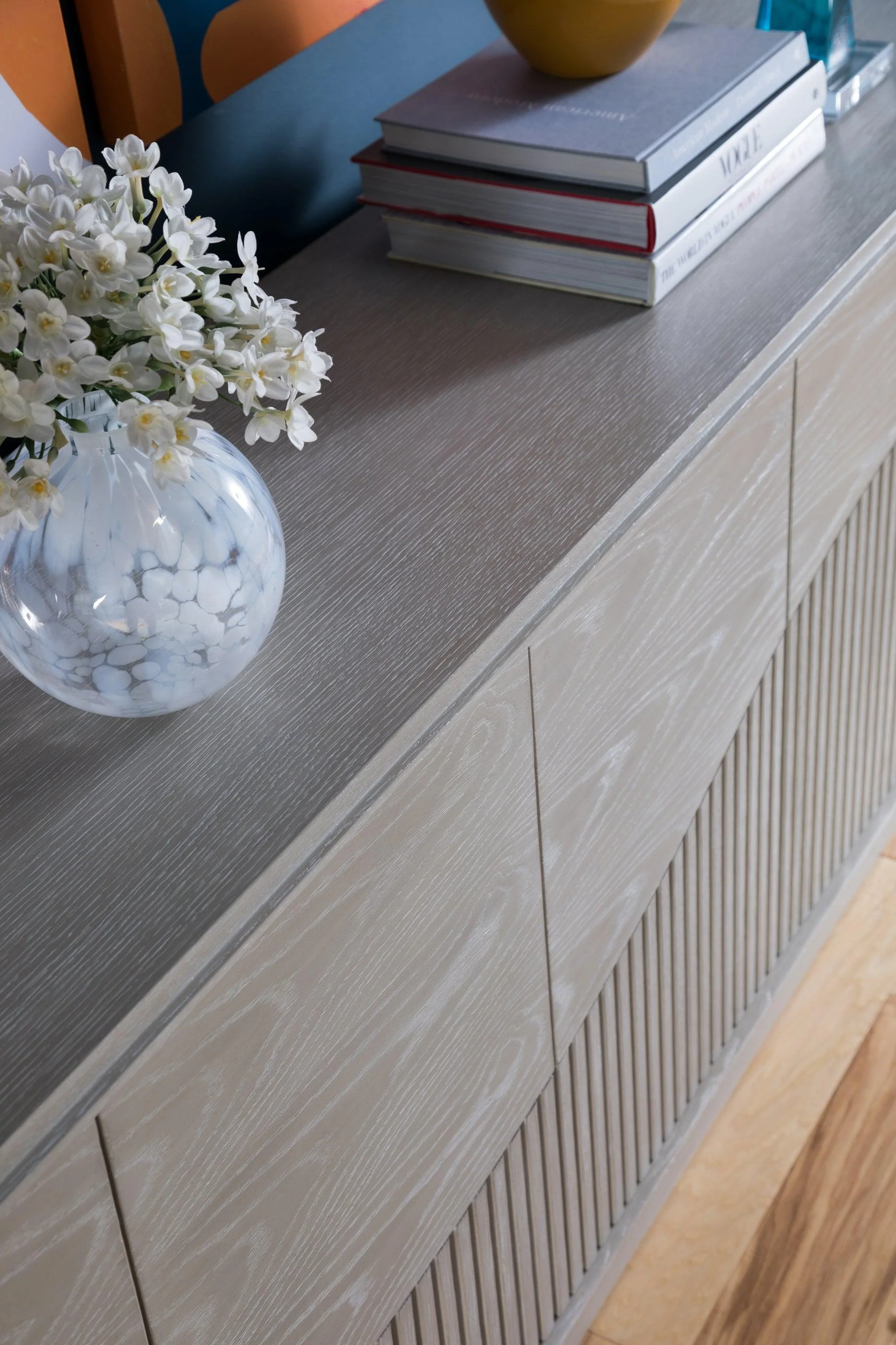 Signature Designs Daybreak Media Console - Frankwebs