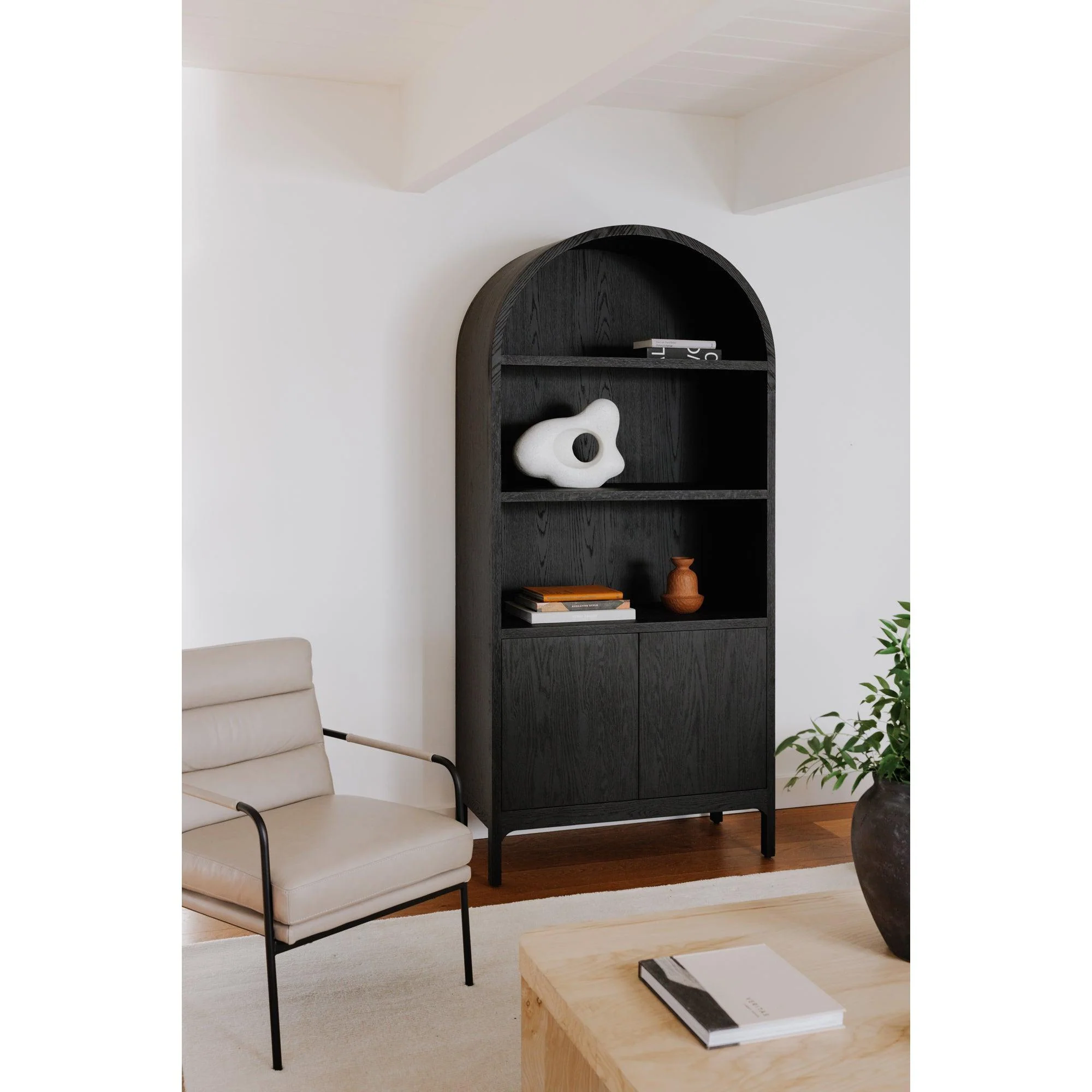 Wilde Display Cabinet Black Oak - Frankwebs