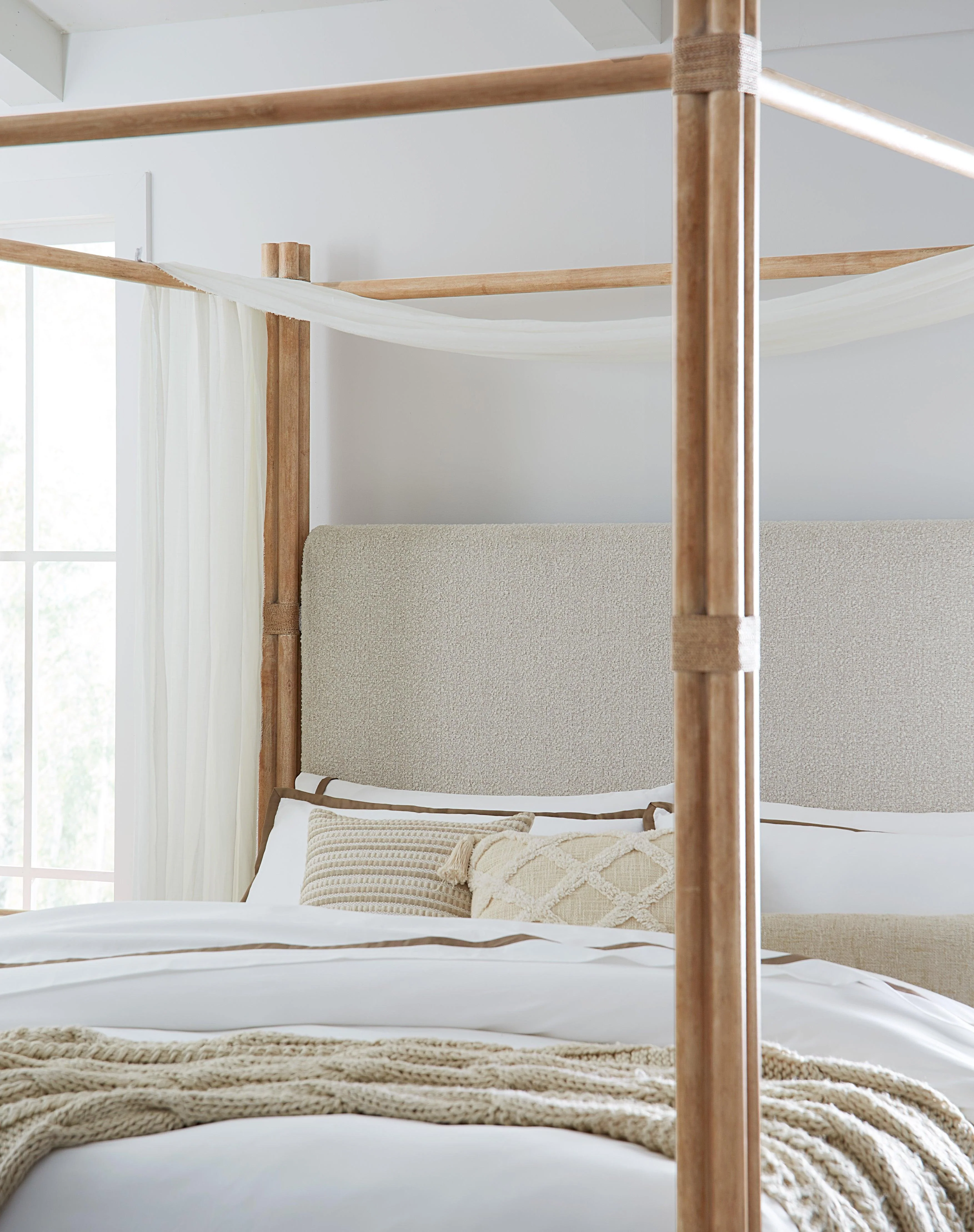 Retreat Pole Rattan Upholstered Poster Bed w/Canopy - Frankwebs